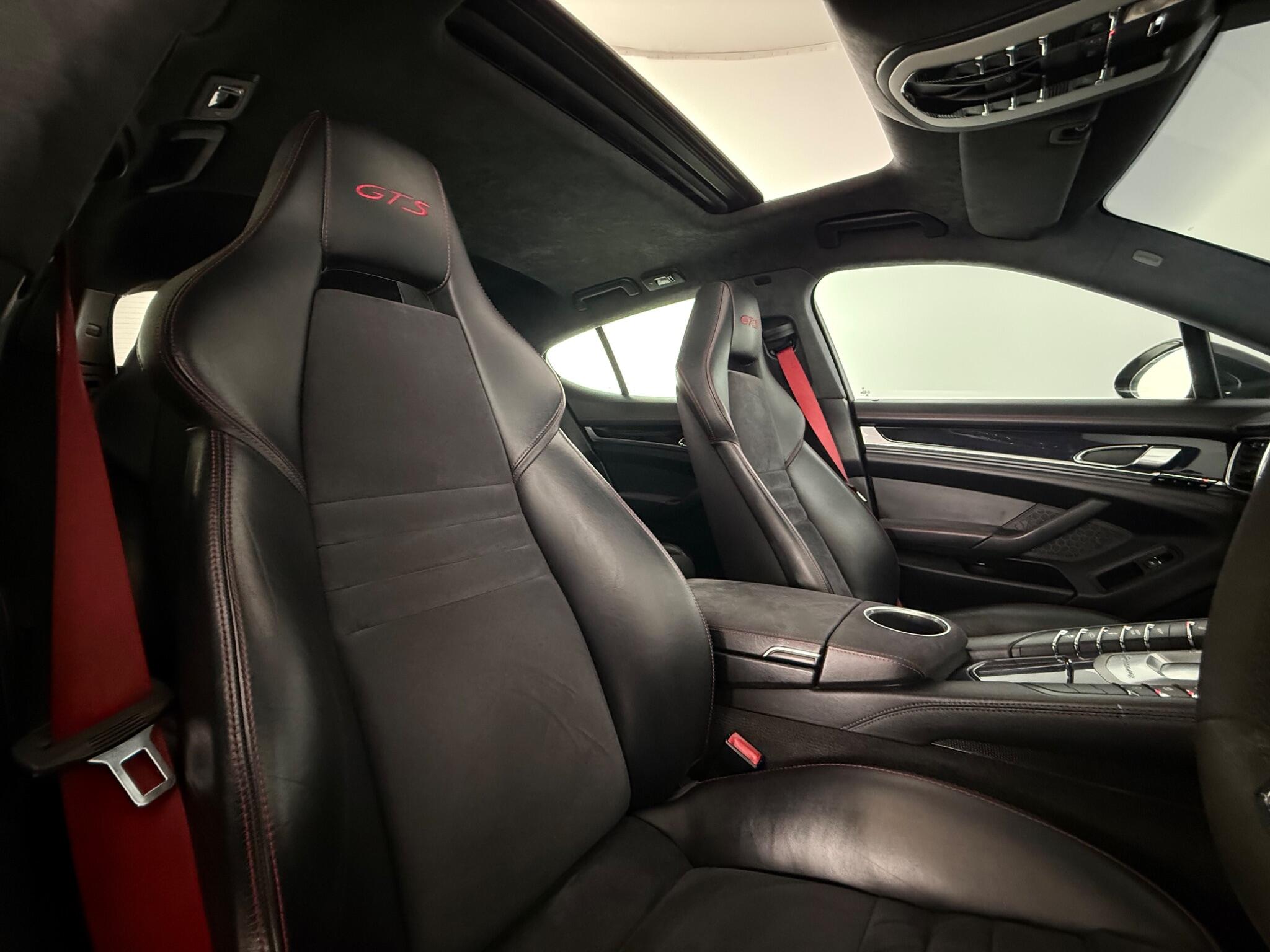 Porsche Panamera view 65