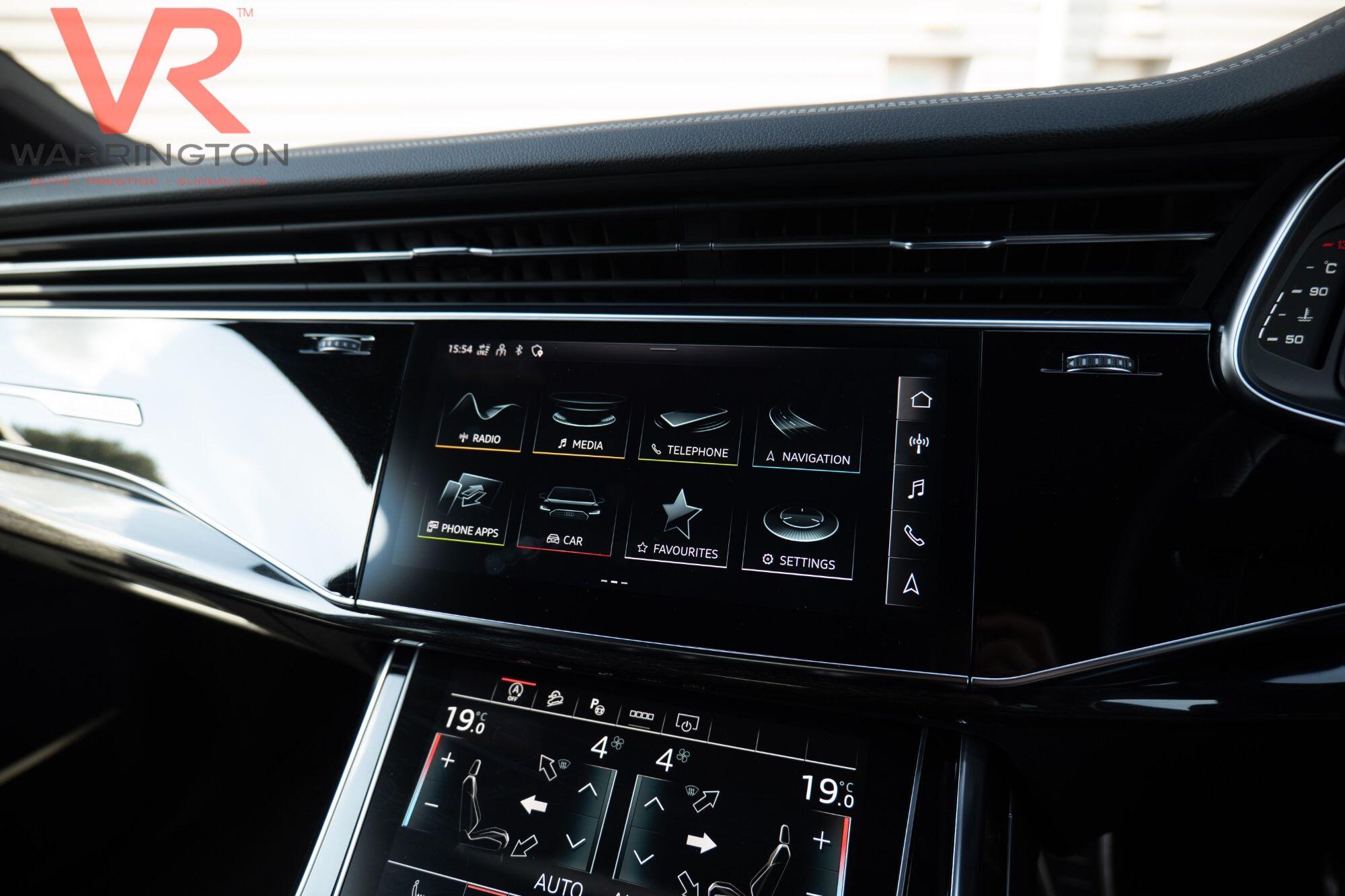 Audi Q7 view 33