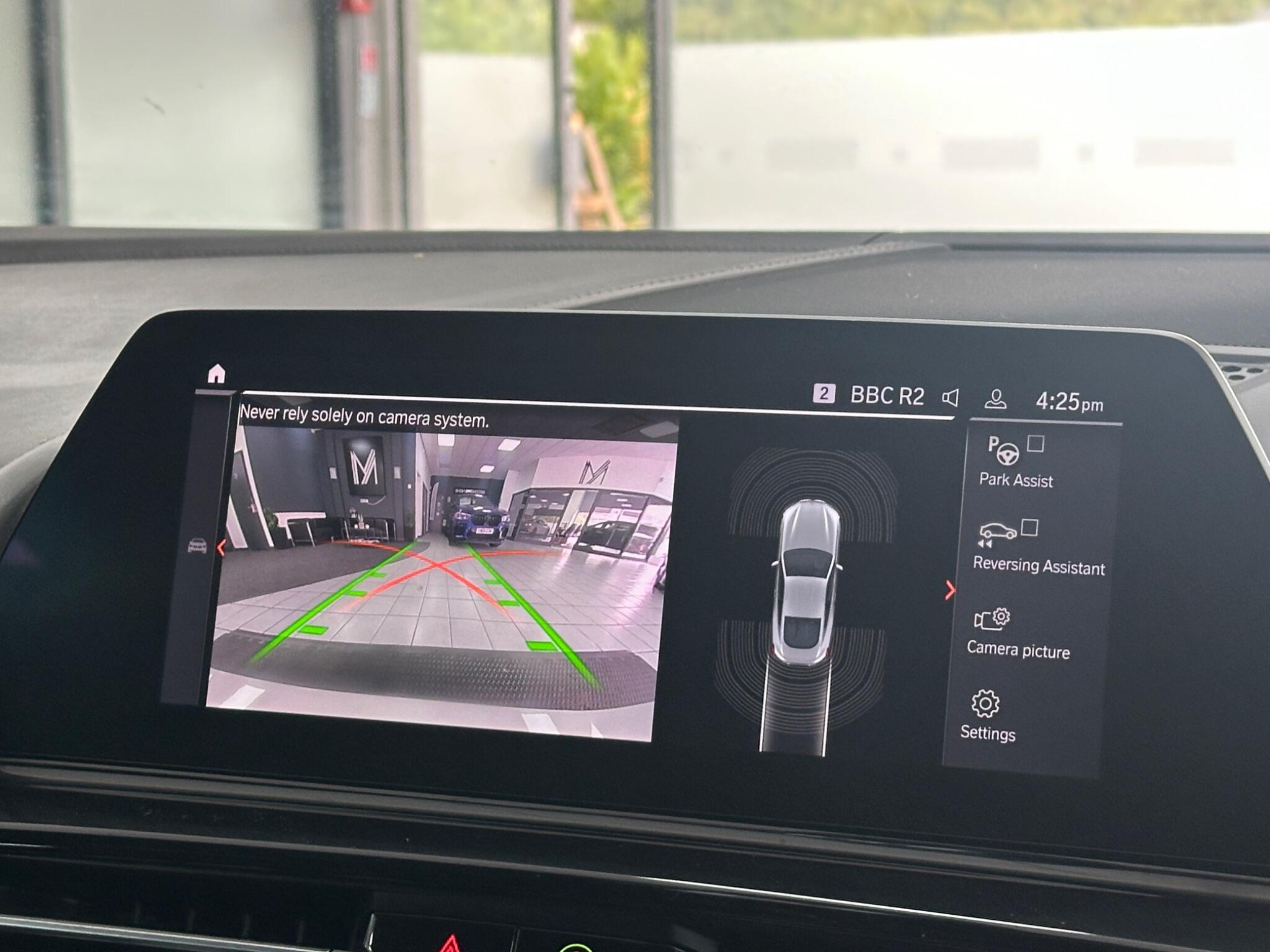 BMW 8 Series view 30