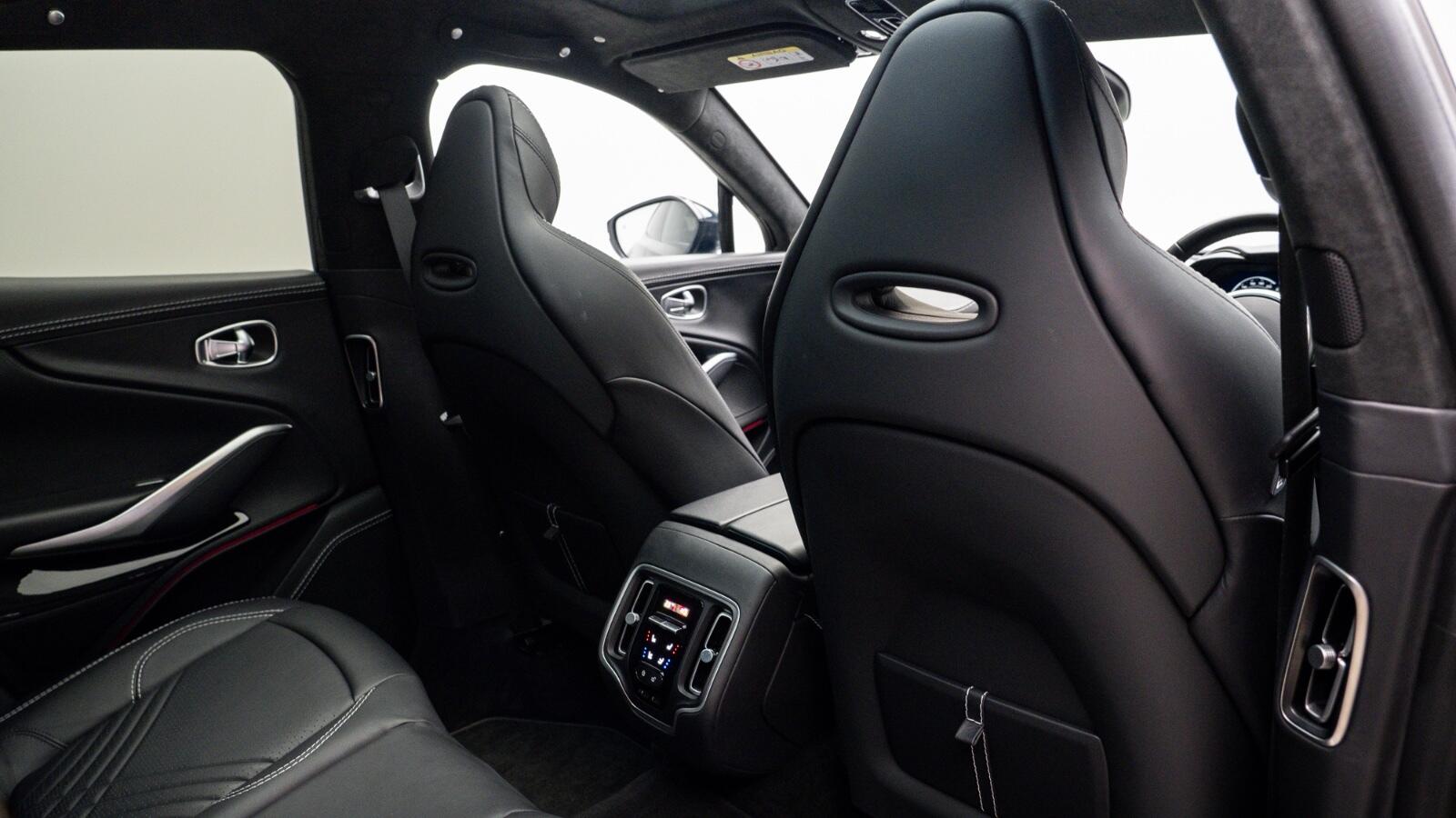 Aston Martin DBX view 9