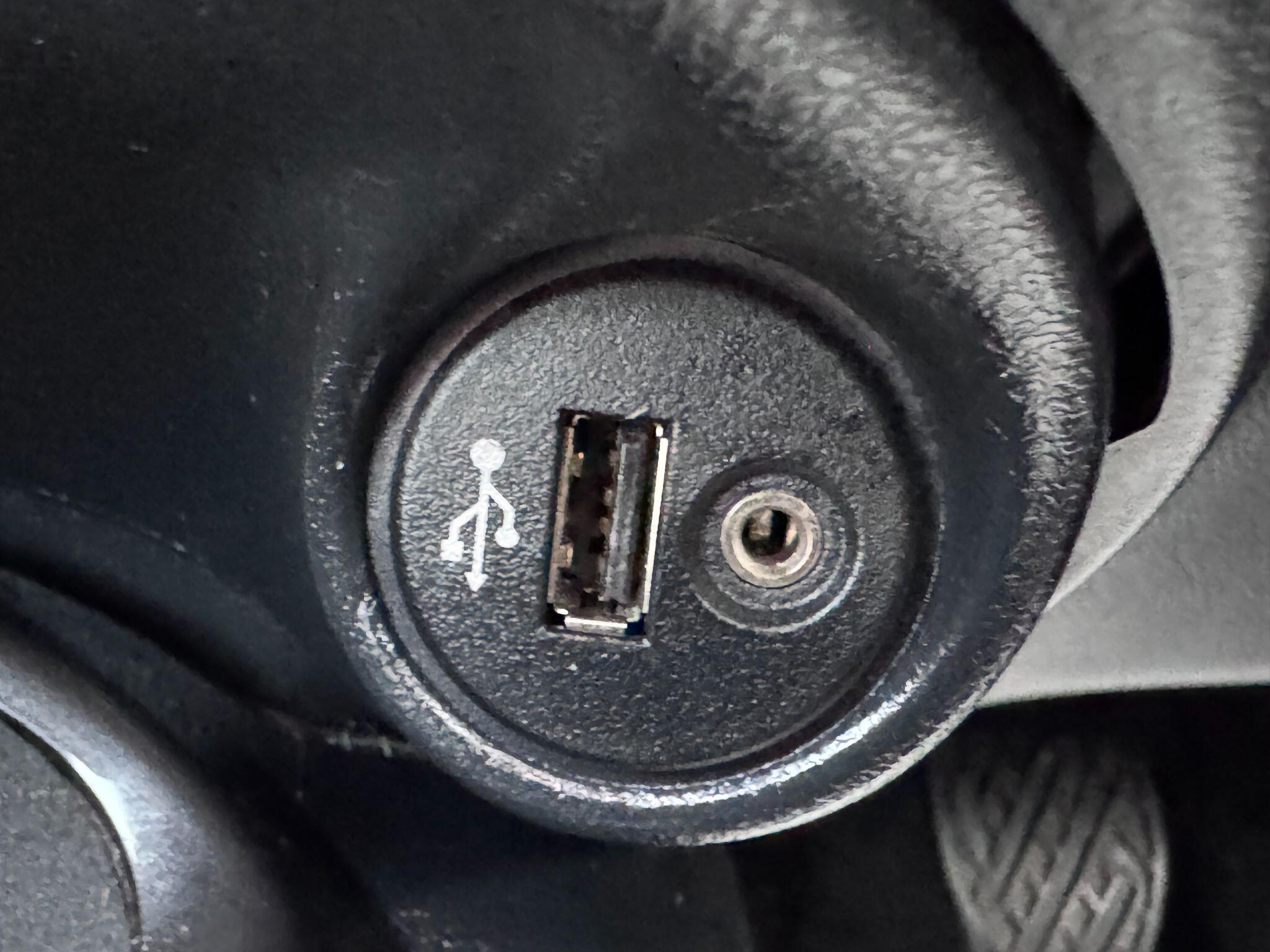2015 Nissan Juke image 50
