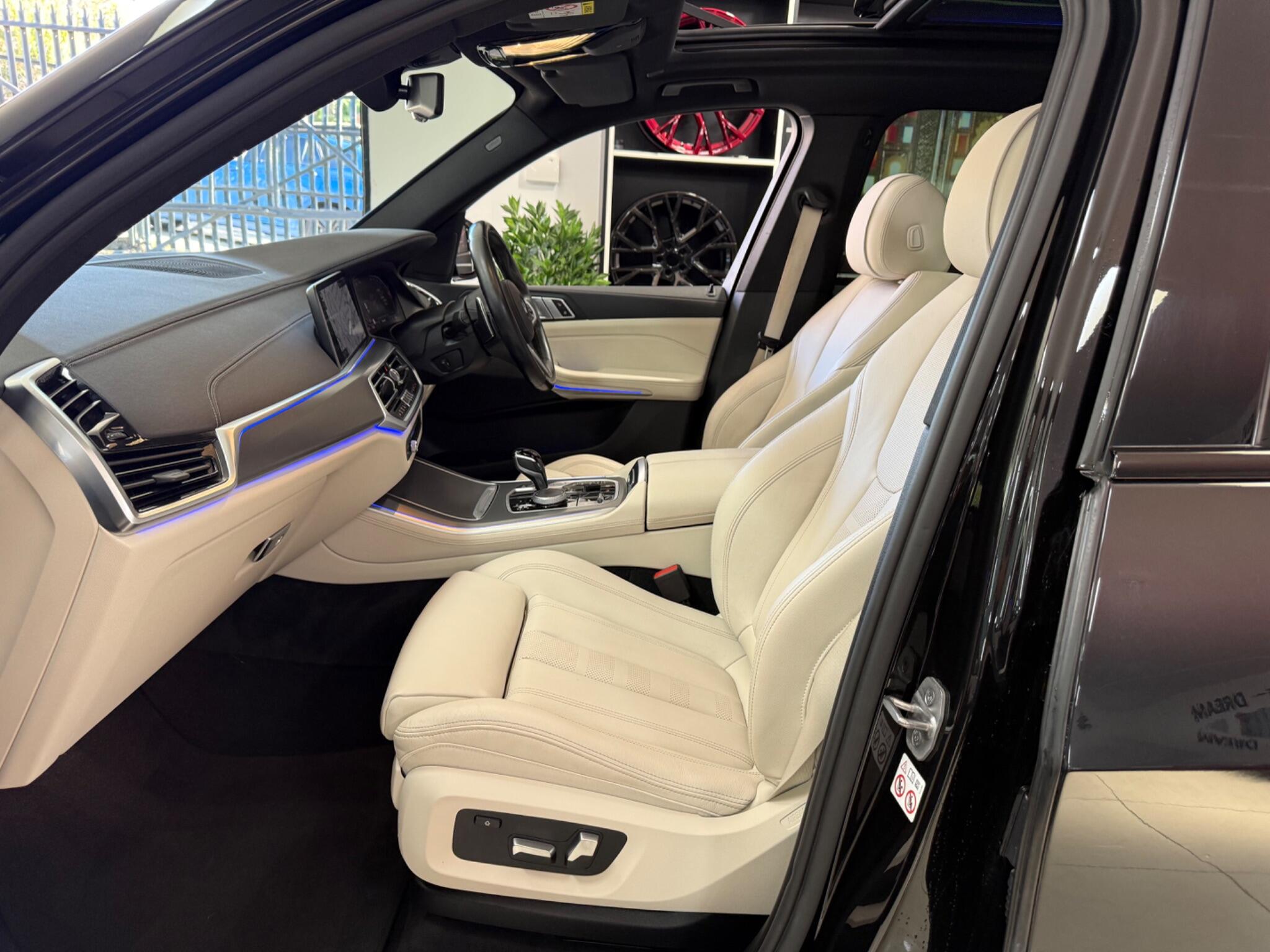 BMW X5 view 40