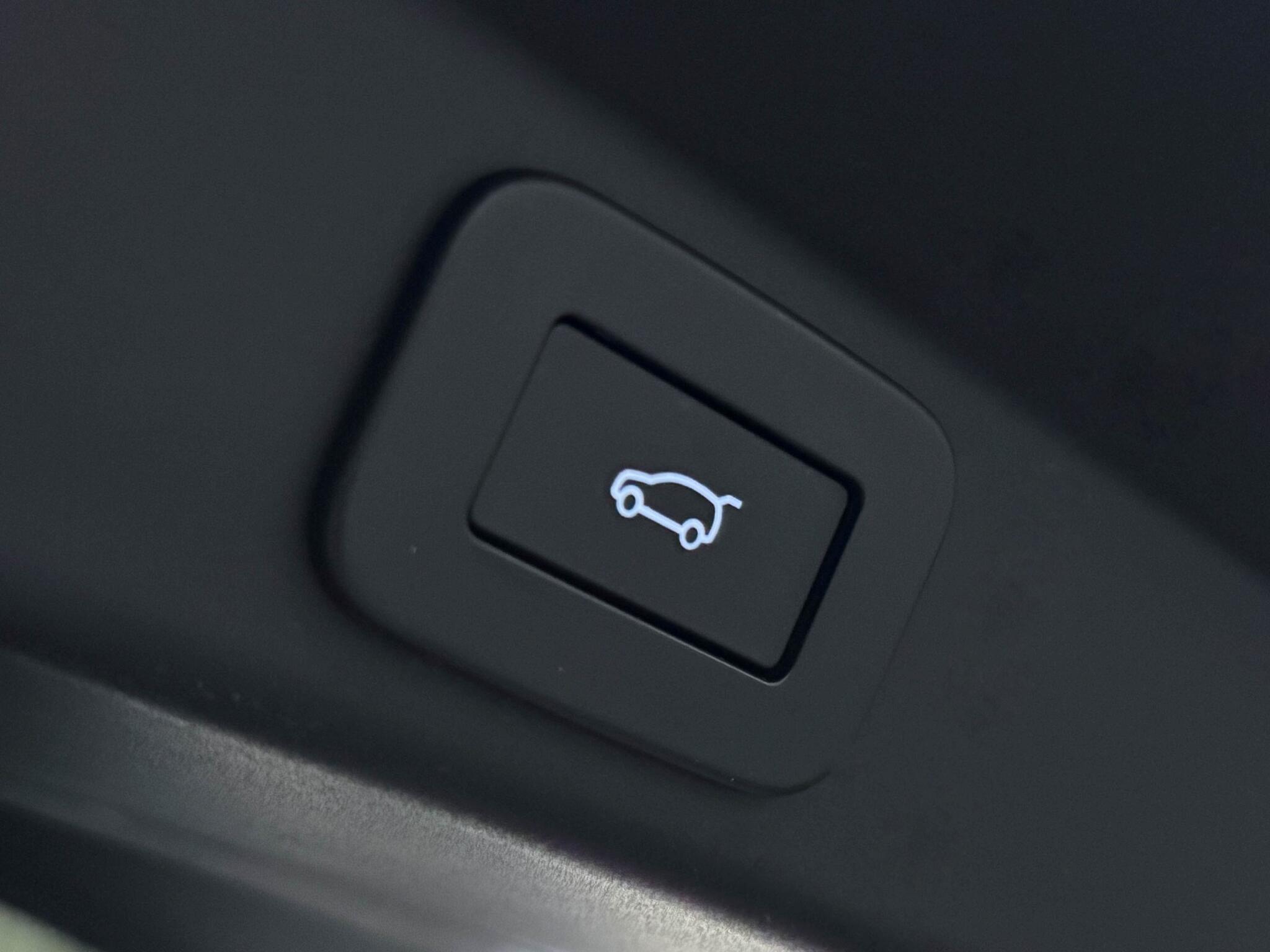 Land Rover Range Rover Sport view 14