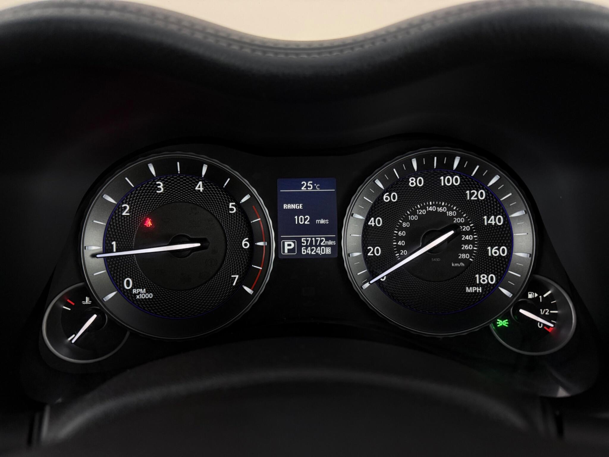 Infiniti Q70 view 15