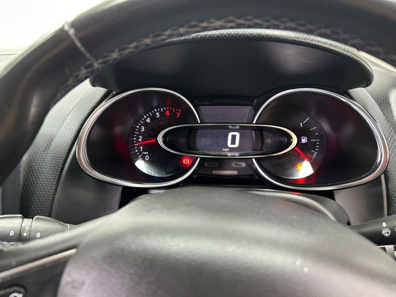Renault Clio view 19