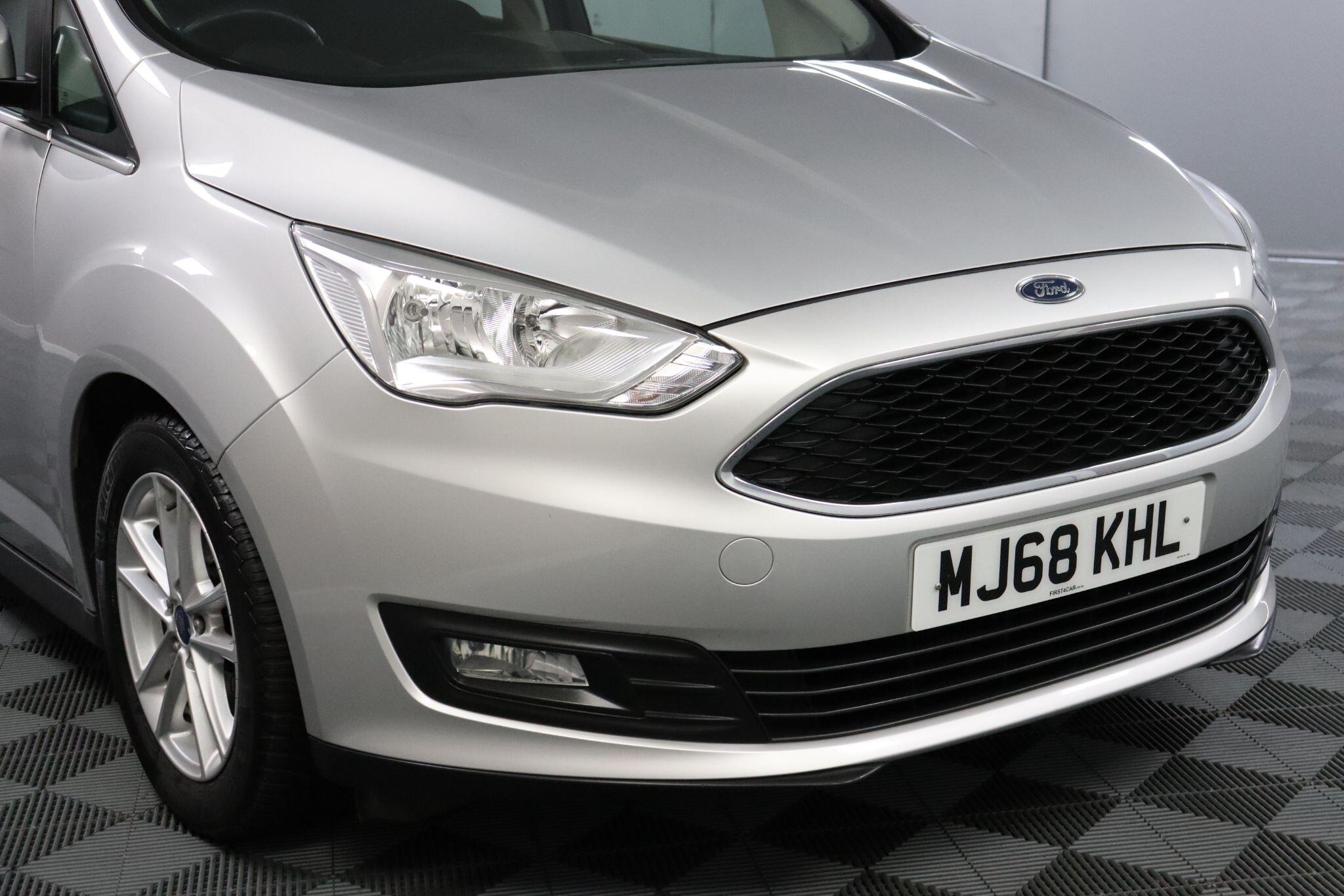 Ford C-Max view 5