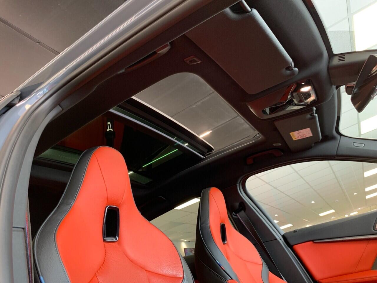 BMW 1 Series view 24