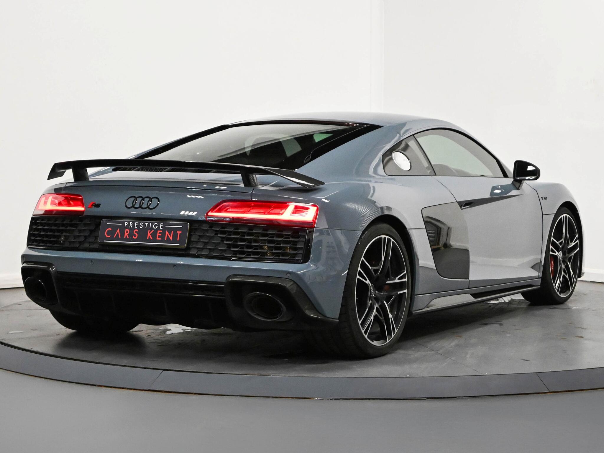 Audi R8 view 26