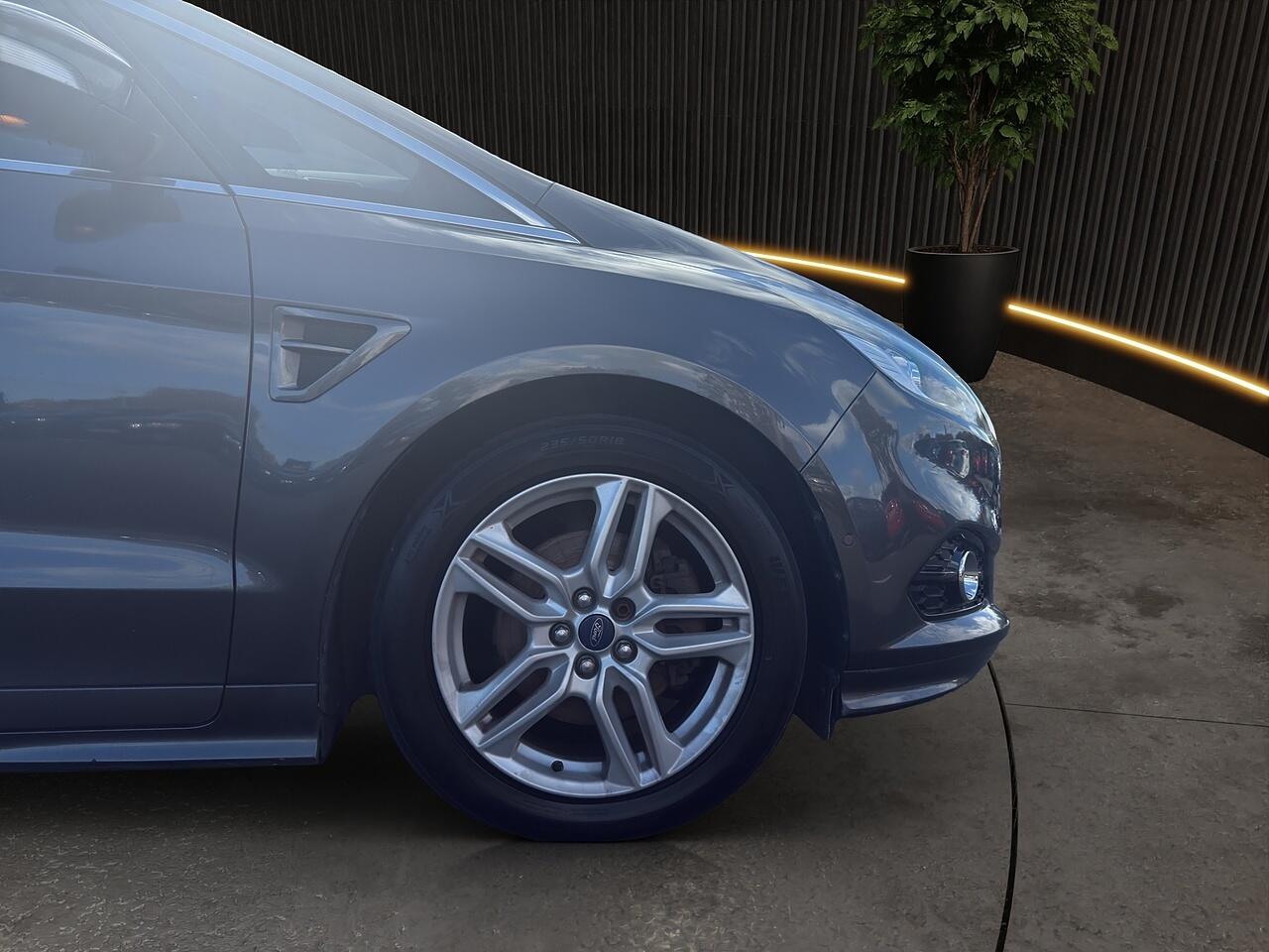 Ford S-Max view 33