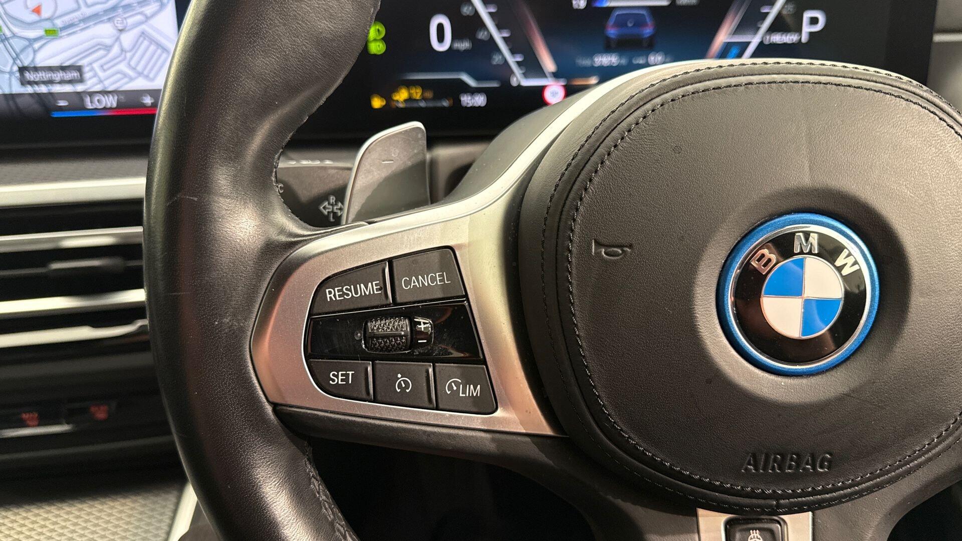 BMW 3 Series view 17