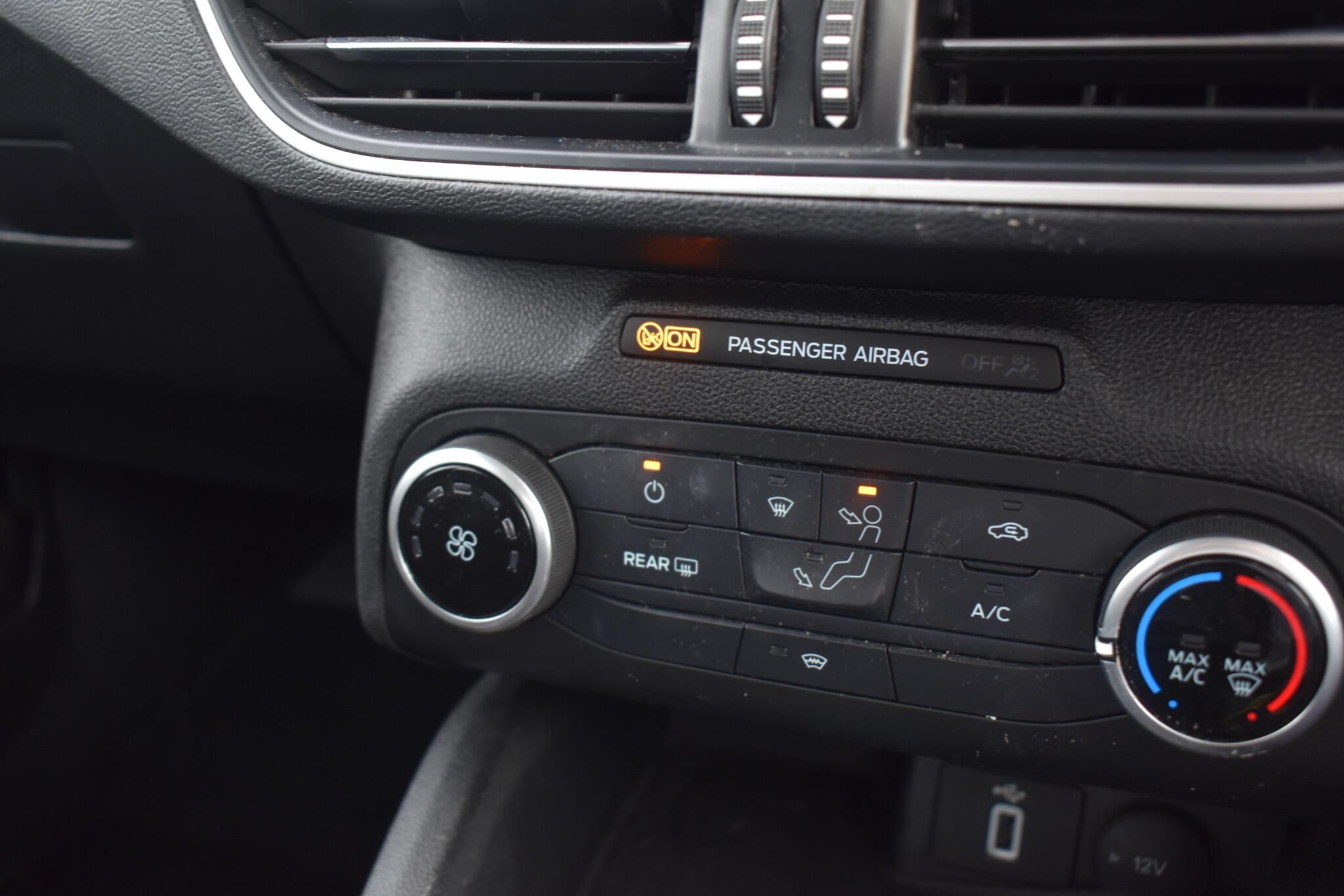 Focus - 1.5 EcoBlue Zetec Euro 6 (s/s) 5dr - Image 21