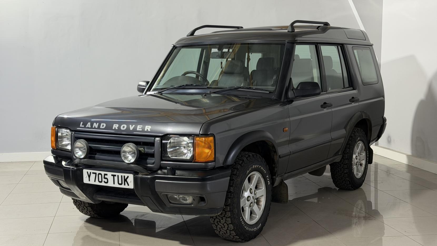 Land Rover Discovery 4 view 2