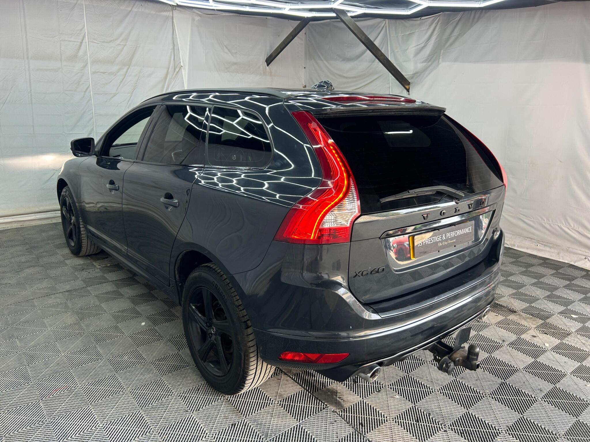 Volvo XC60 view 4