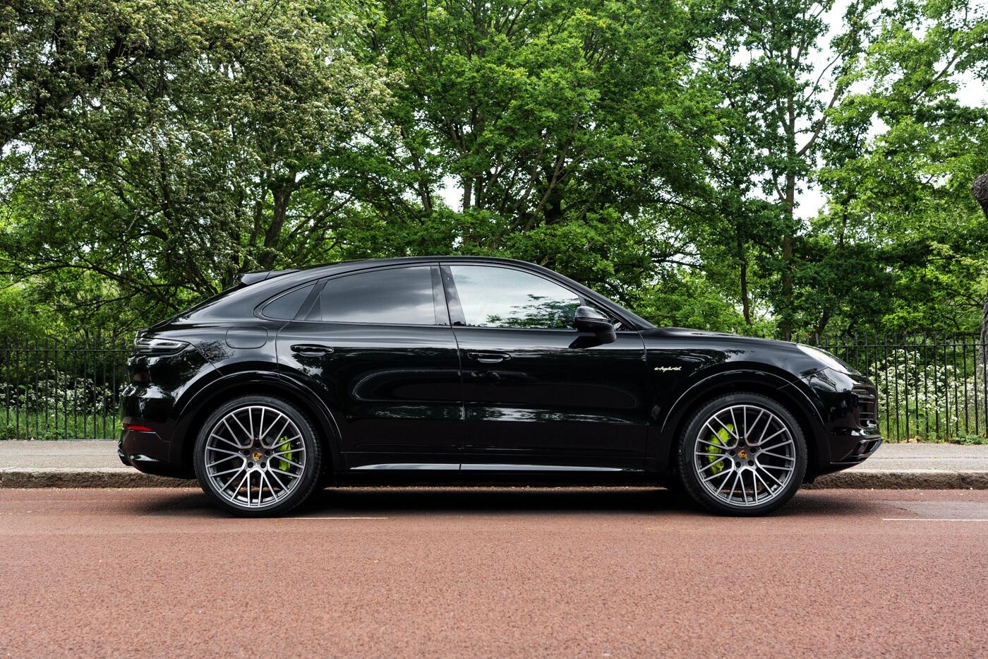 Porsche Cayenne view 3