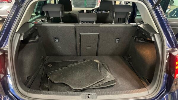 Volkswagen Golf view 13