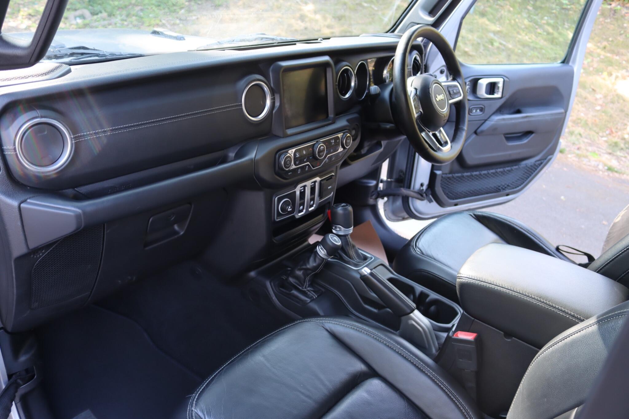 Jeep Wrangler view 4