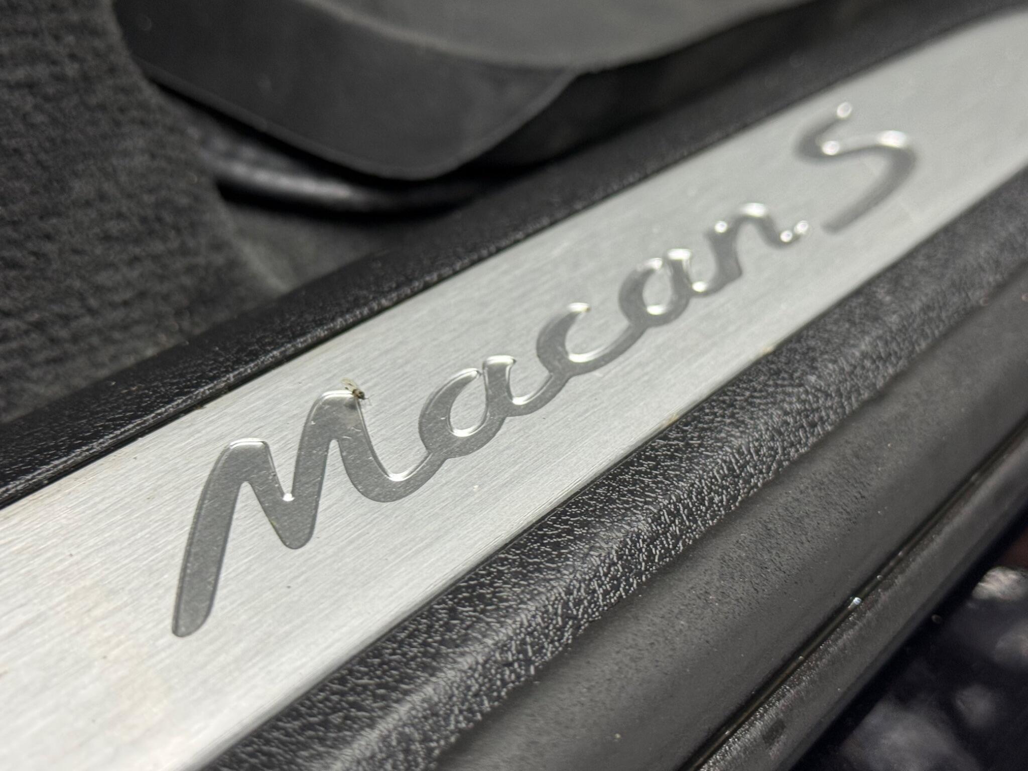 Porsche Macan view 30