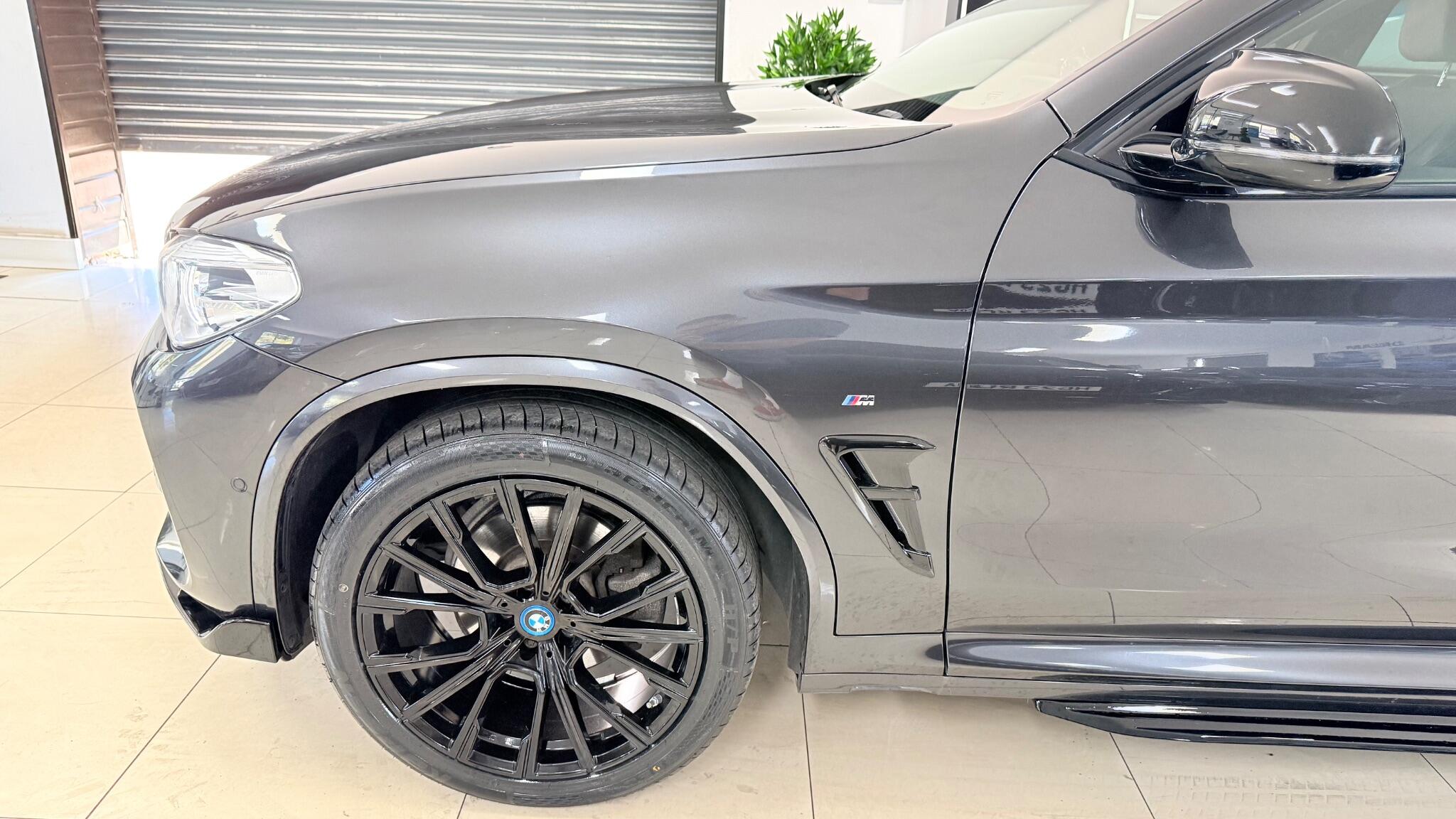 BMW X4 view 40