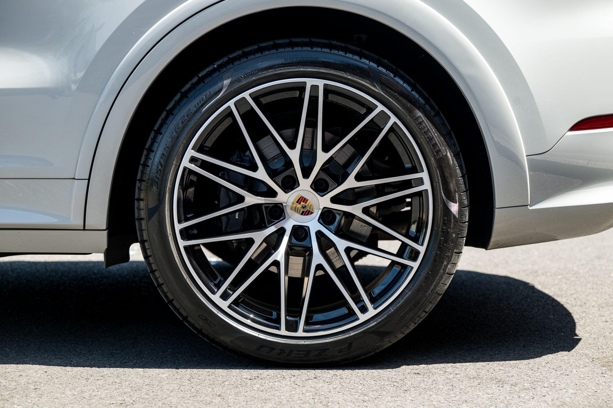 Porsche Cayenne view 23