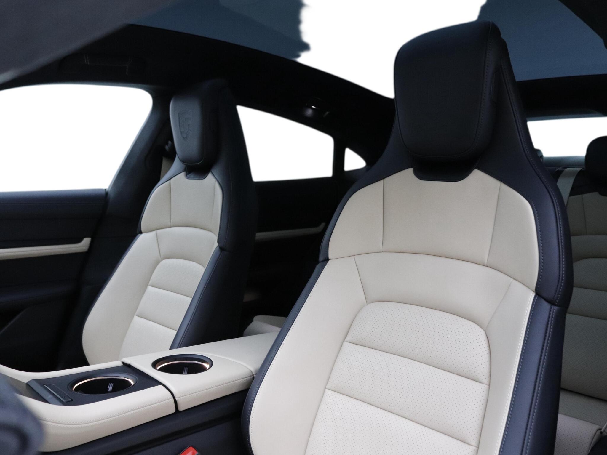 Porsche Taycan view 14