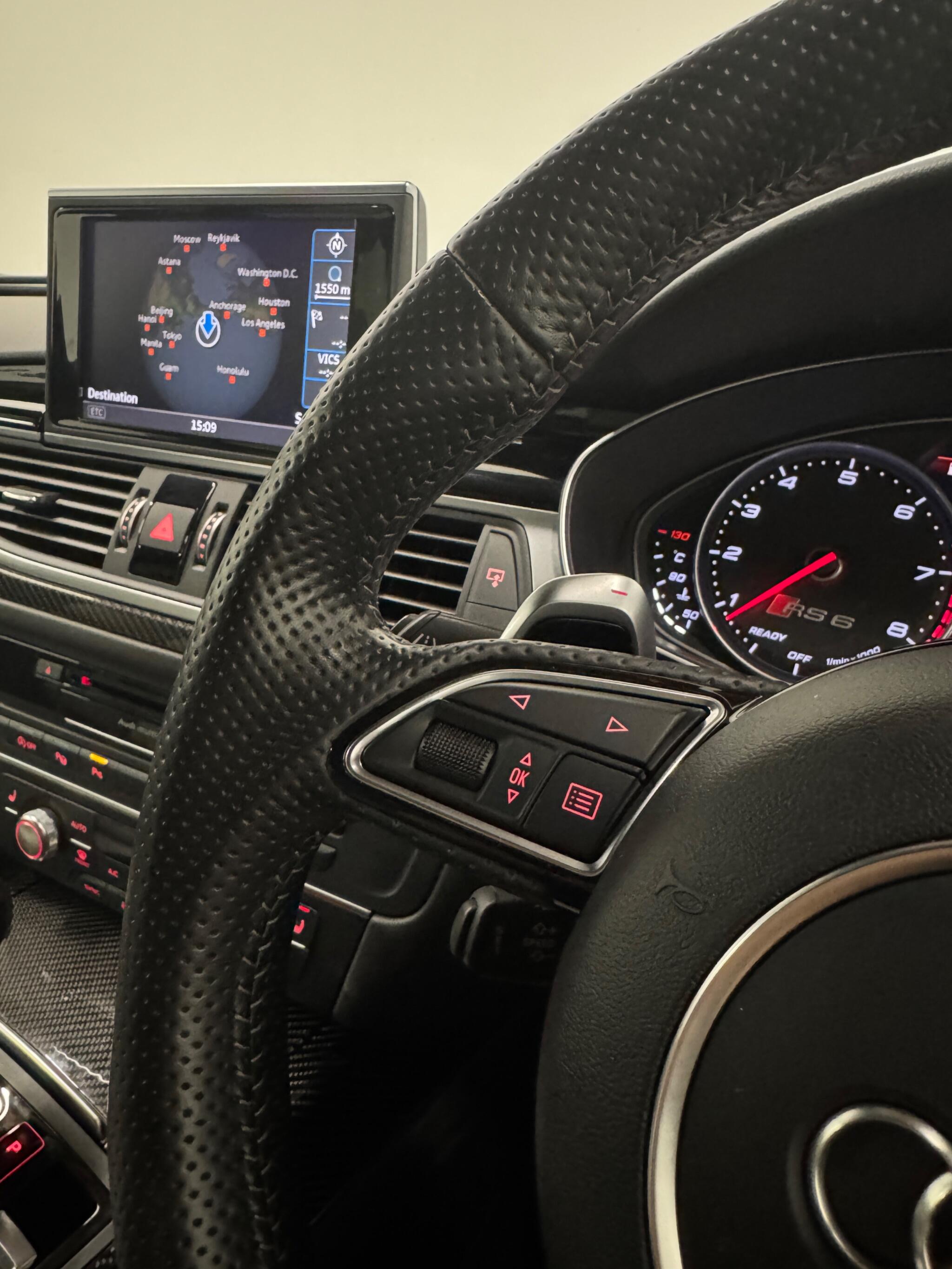 Audi RS6 view 36