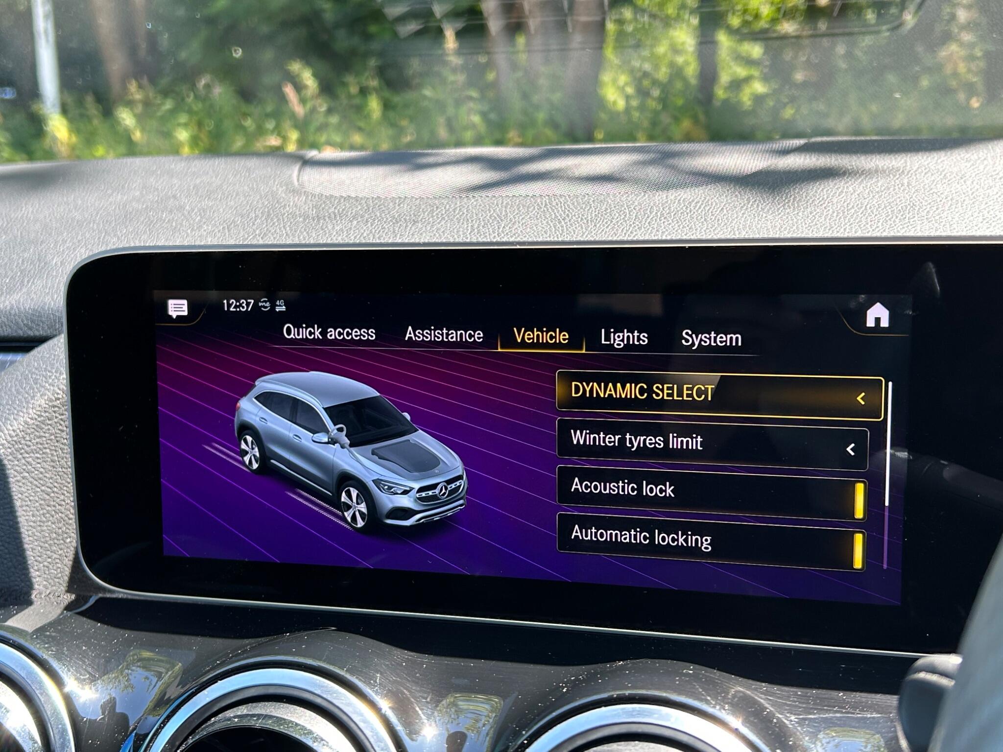 Mercedes-Benz Gla view 41