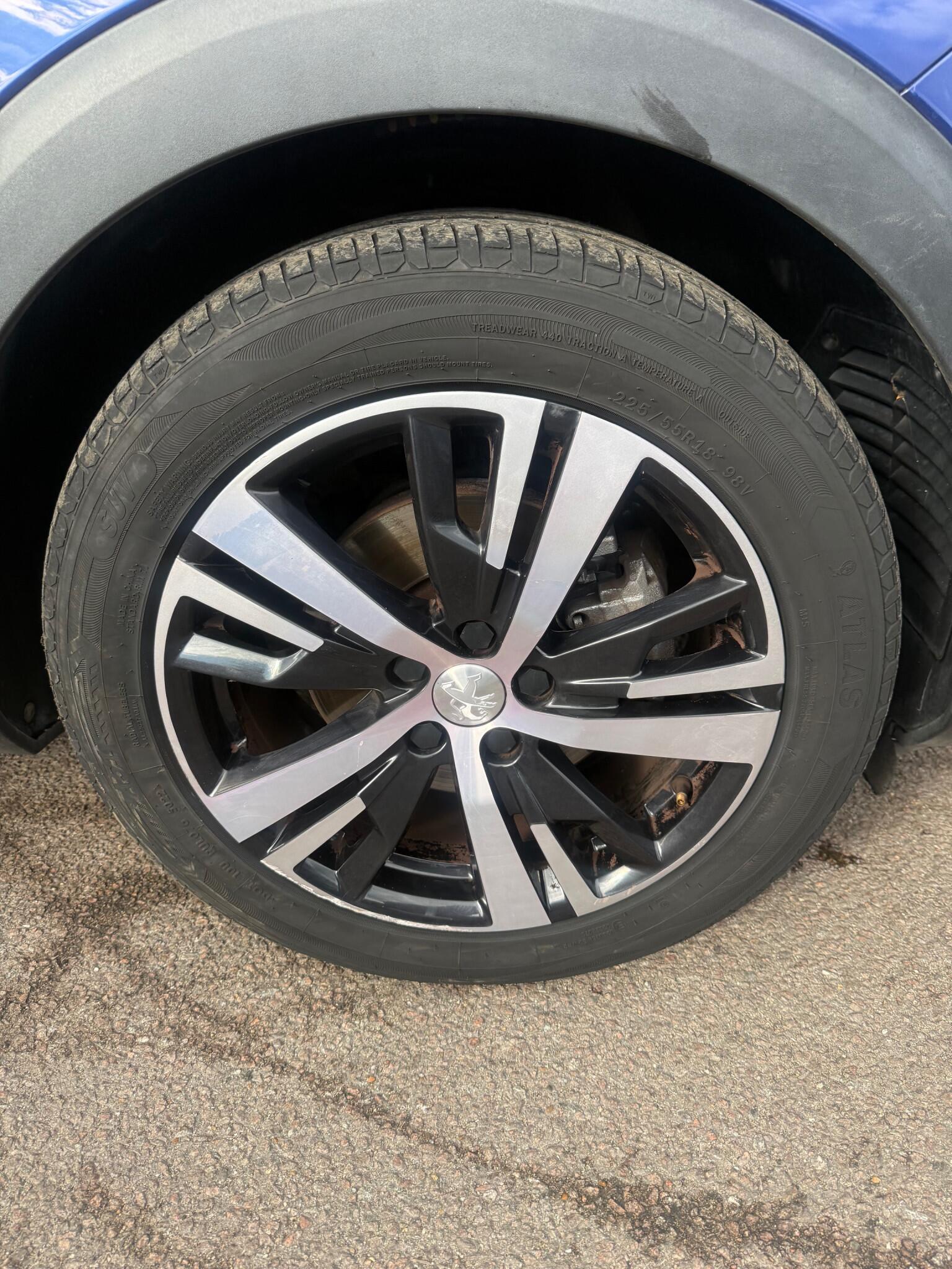 Peugeot 3008 view 16