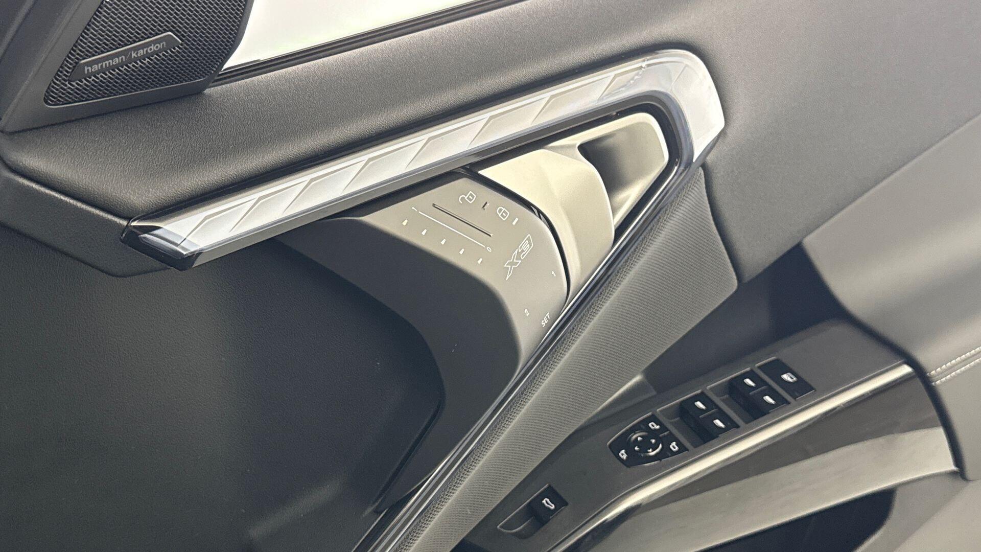 BMW X3 view 21