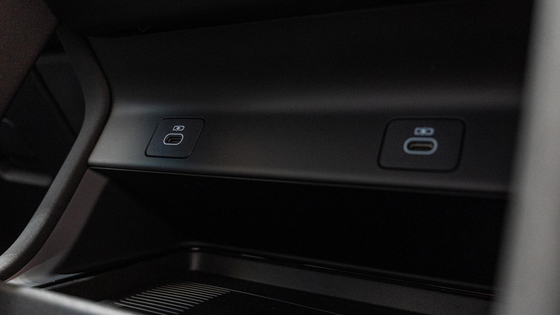 Land Rover Discovery Sport view 33