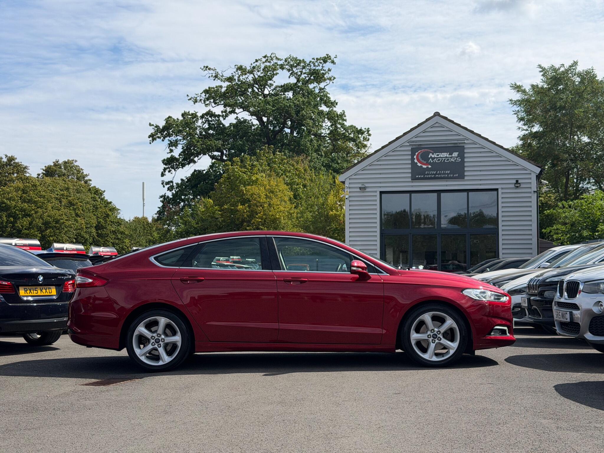 Ford Mondeo view 3
