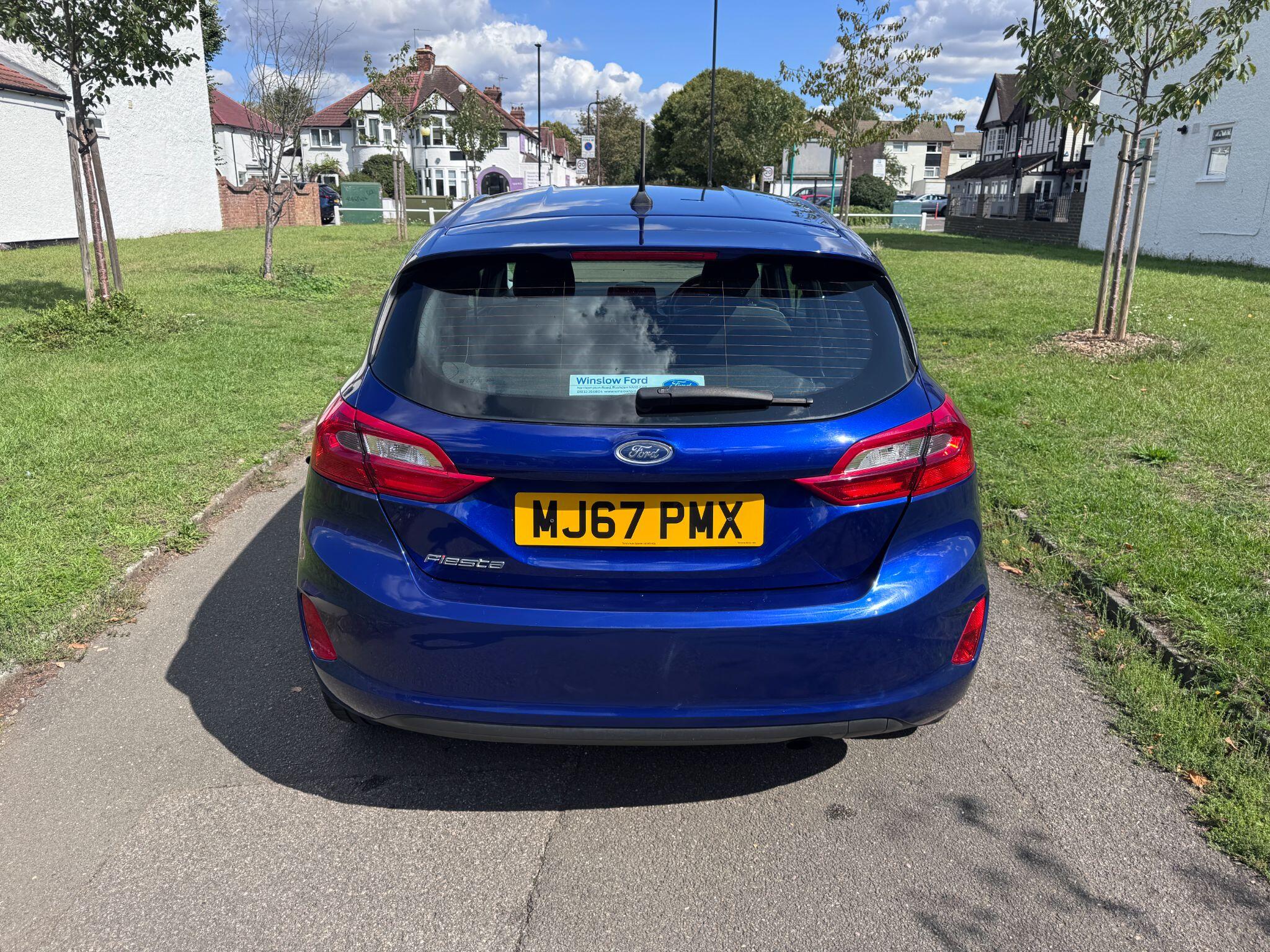 2017 Ford Fiesta image 9
