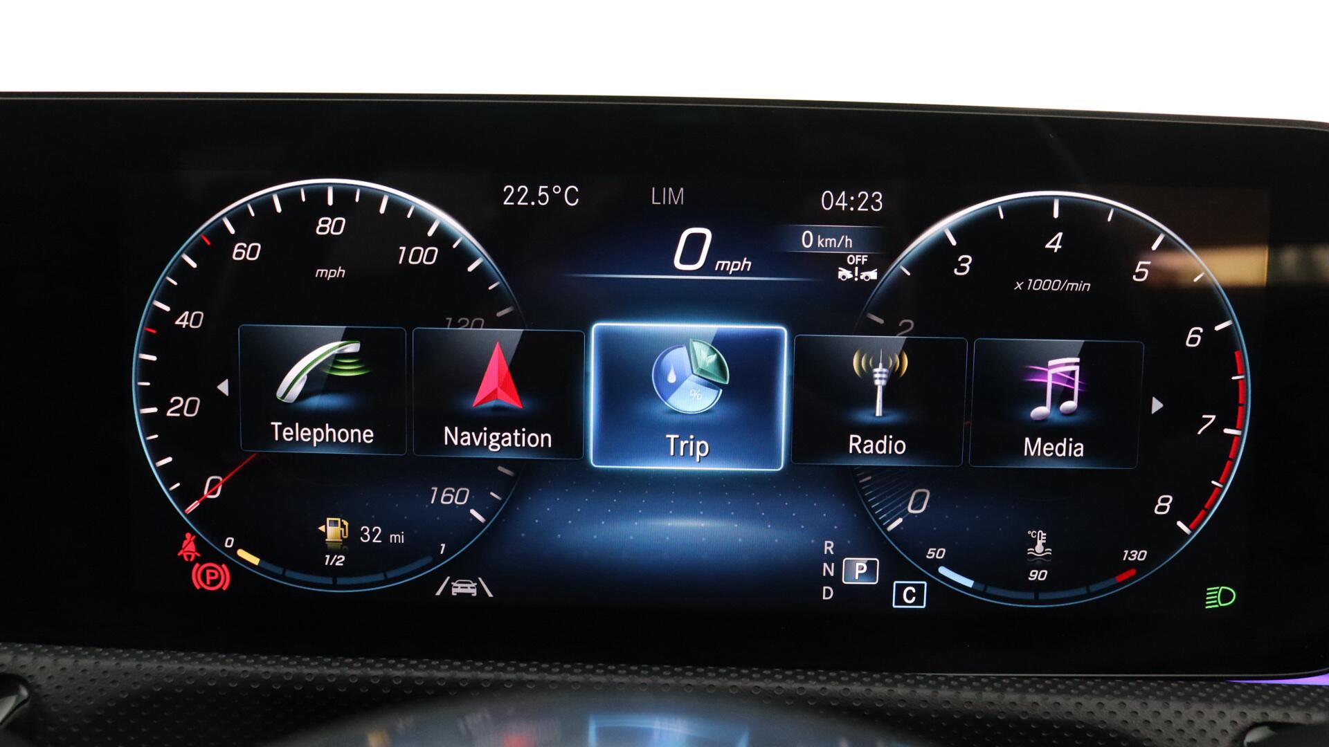 Mercedes-Benz Cla view 38