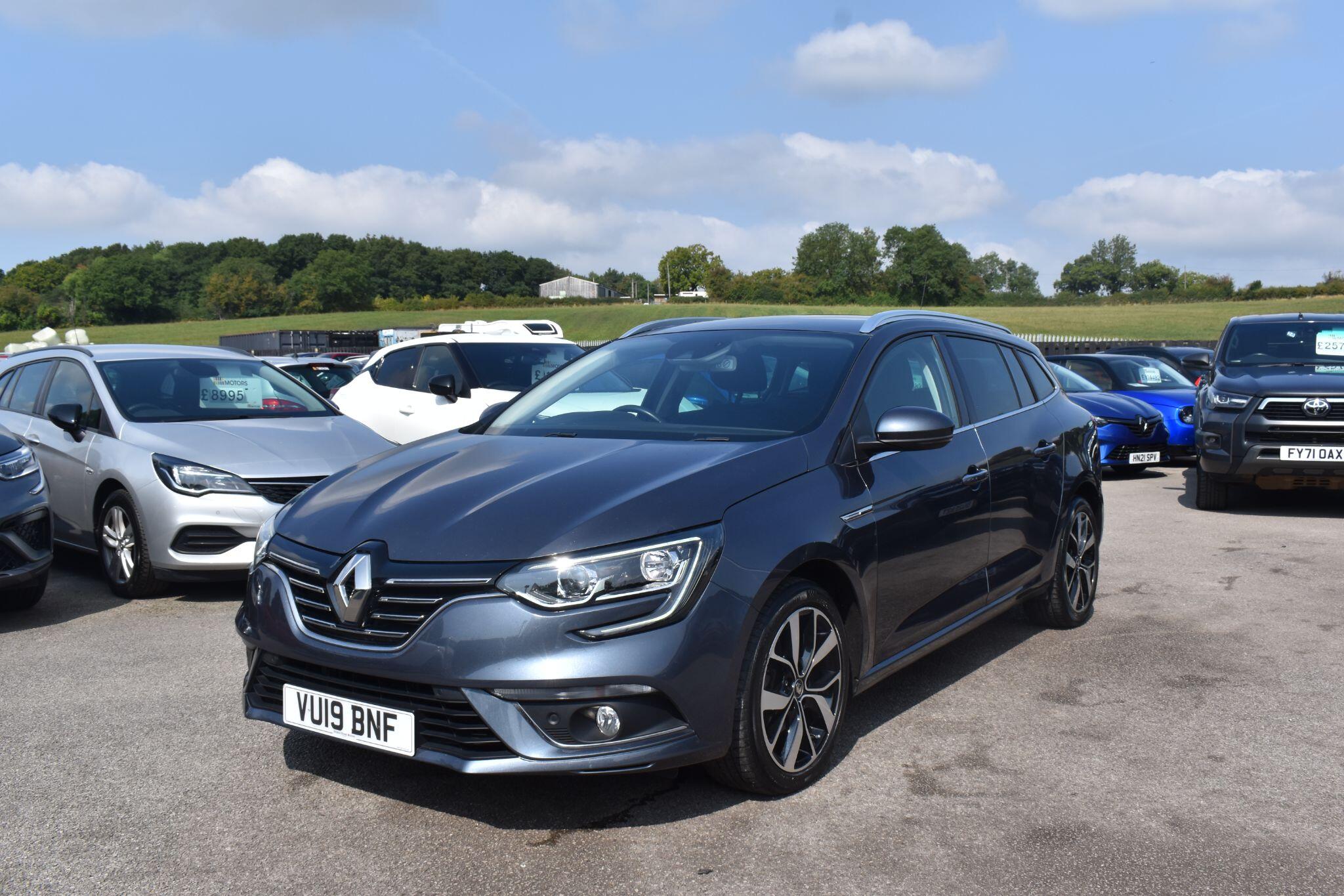 Megane - 1.3 TCe Iconic Sport Tourer Euro 6 (s/s) 5dr - Image 8