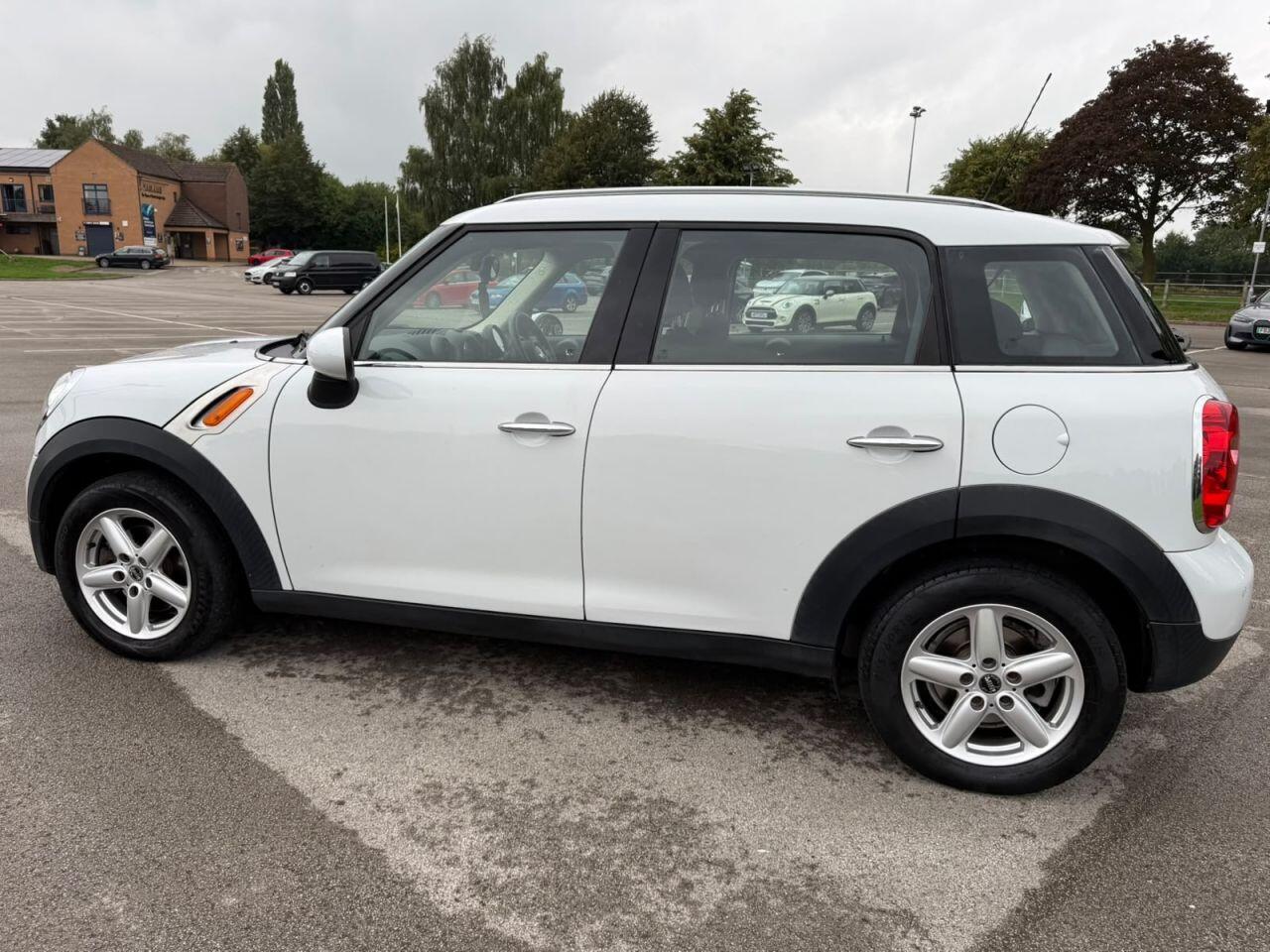 Mini Countryman view 6