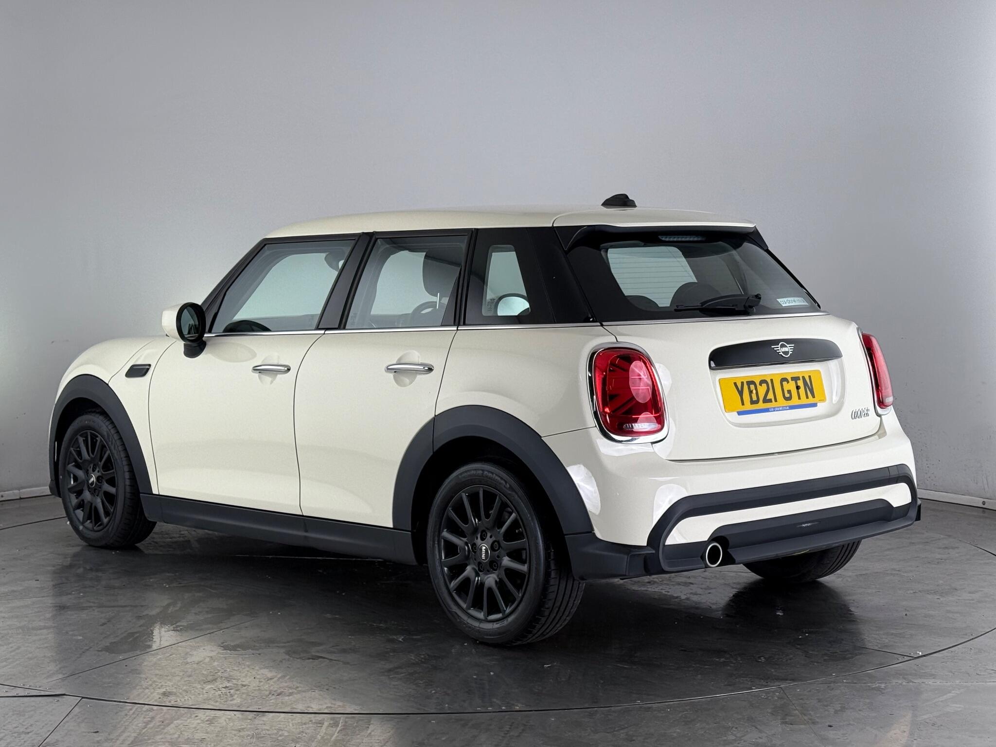 Mini Hatch view 4