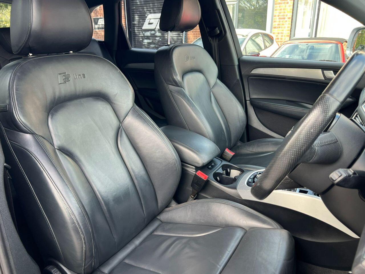 Audi Q5 view 13