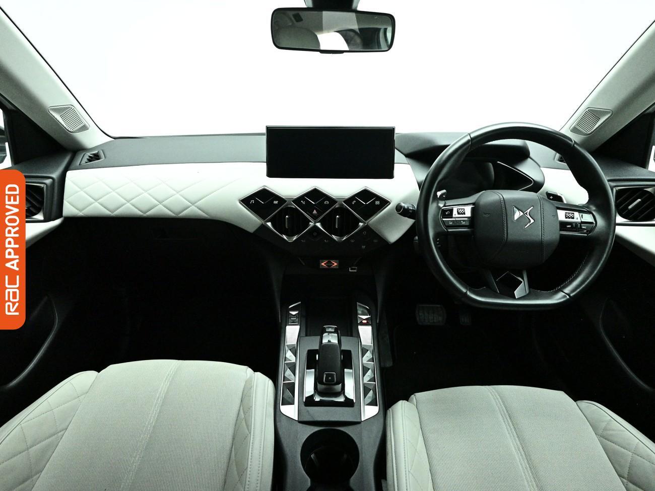 DS Automobiles DS 3 Crossback view 2