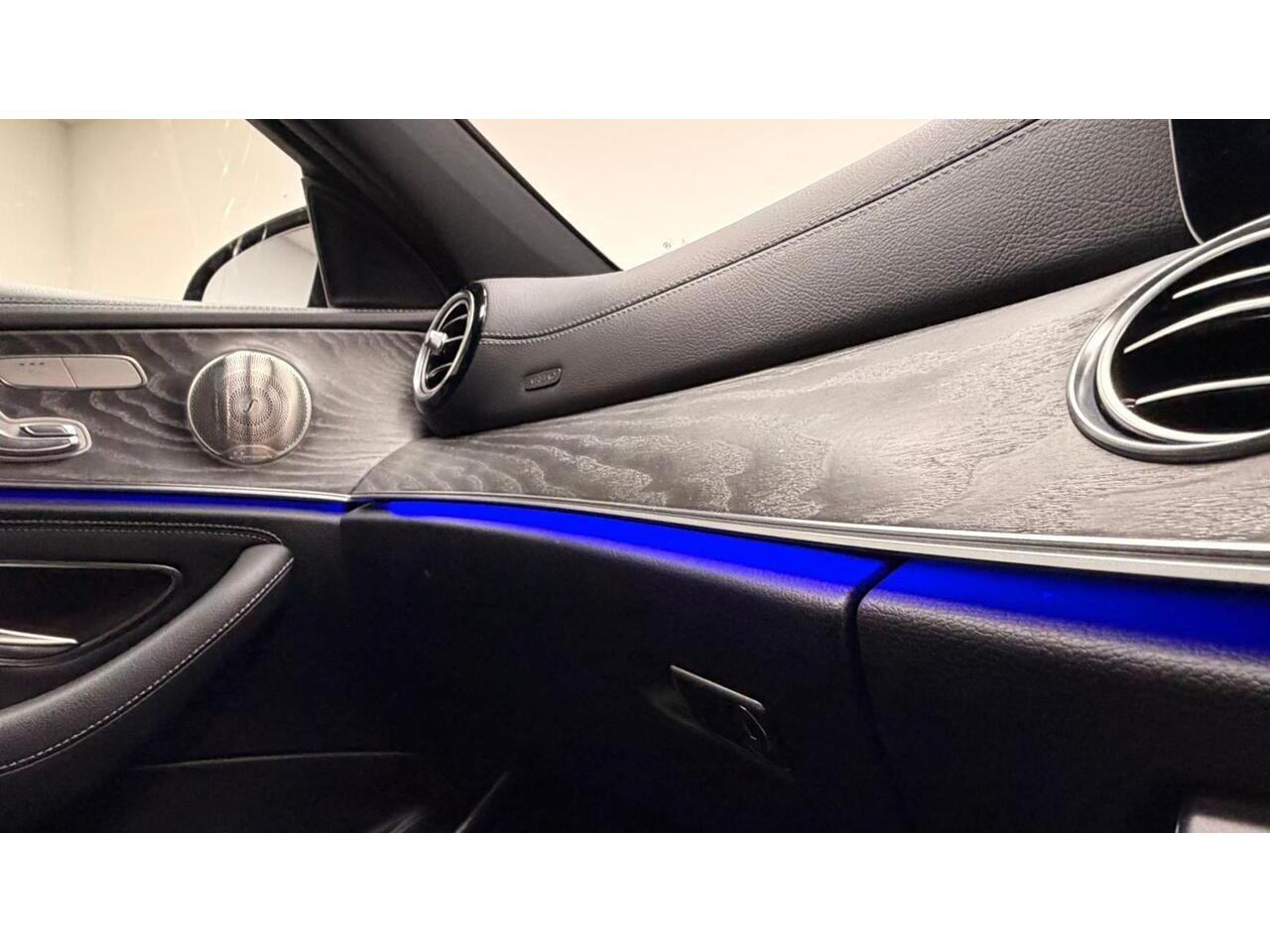 Mercedes-Benz E-Class view 27