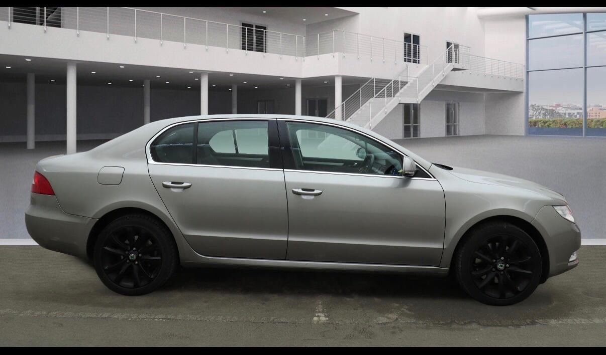 Skoda Superb view 8