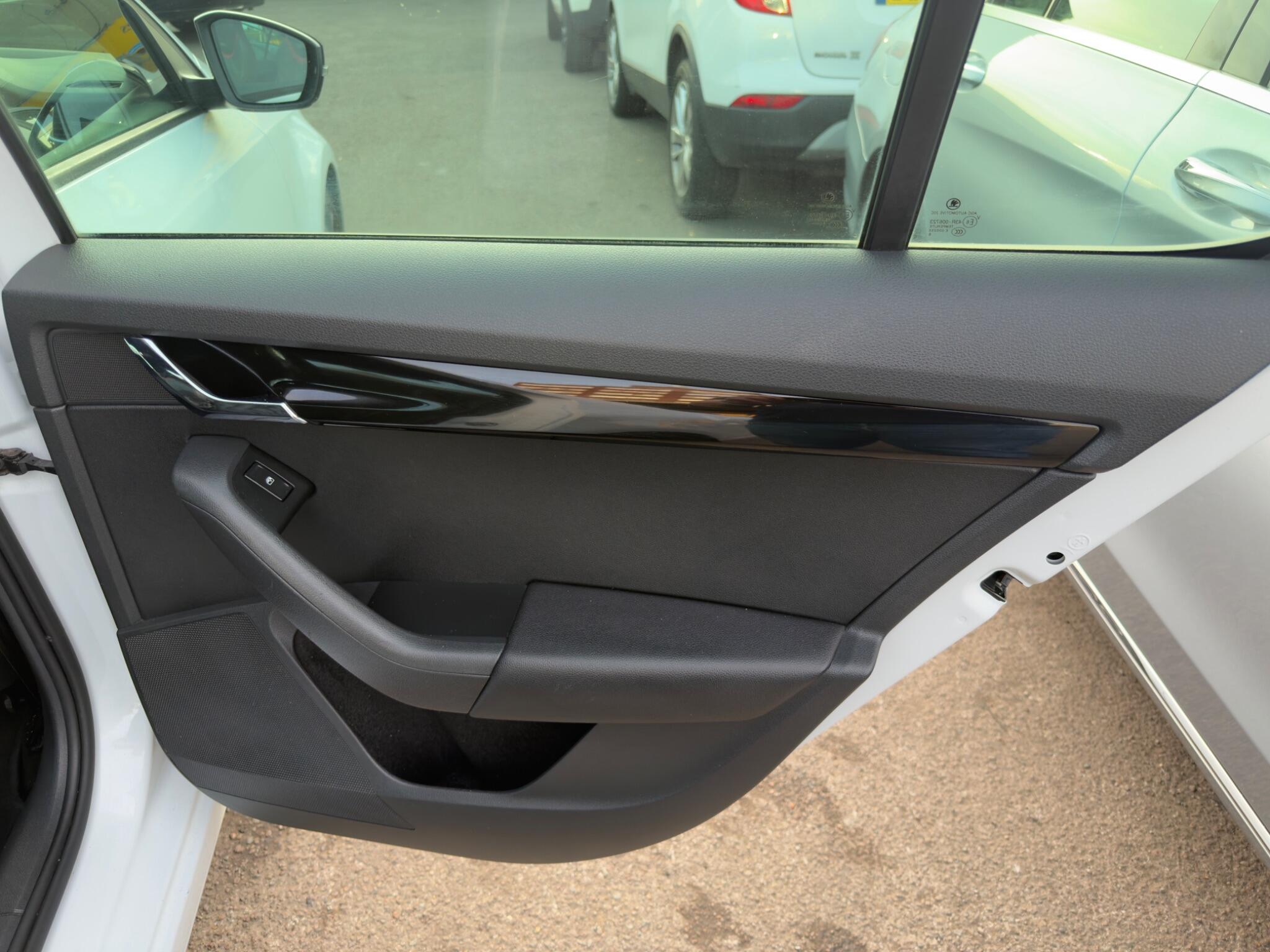 Skoda Octavia view 40
