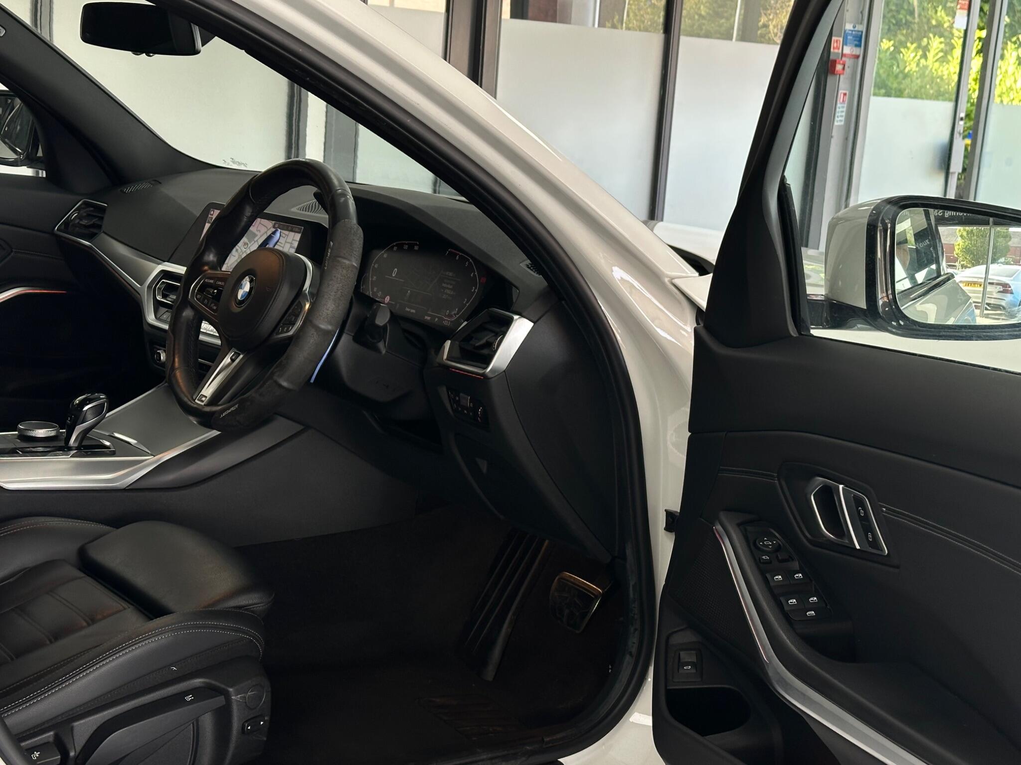 BMW 3 Series view 21