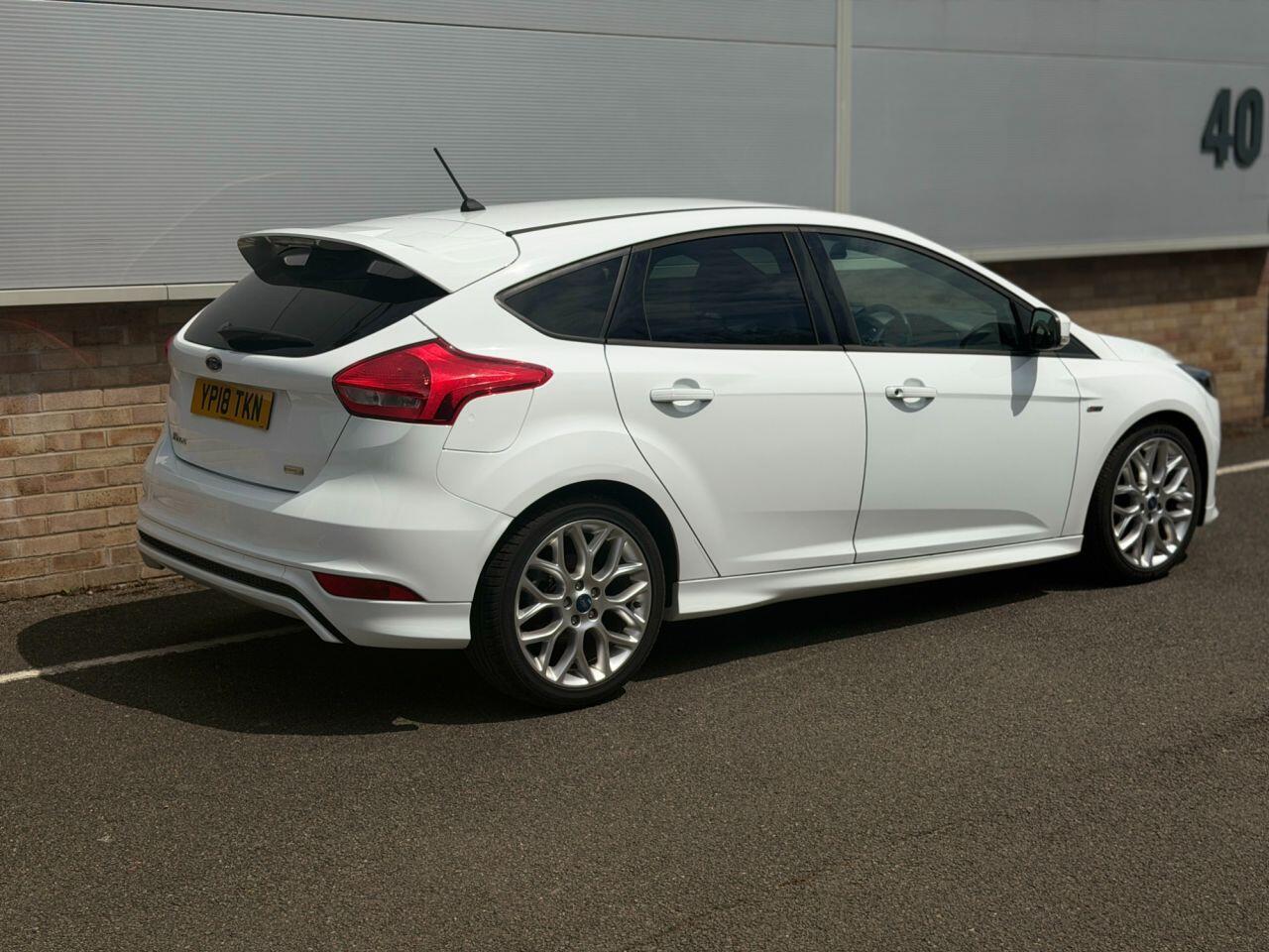 Ford Focus view 40