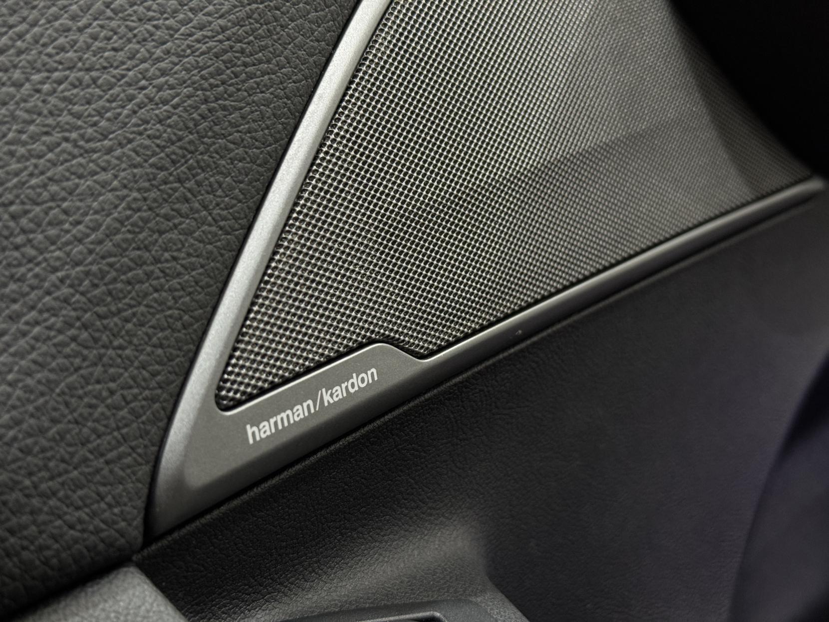 BMW 6 Series view 28