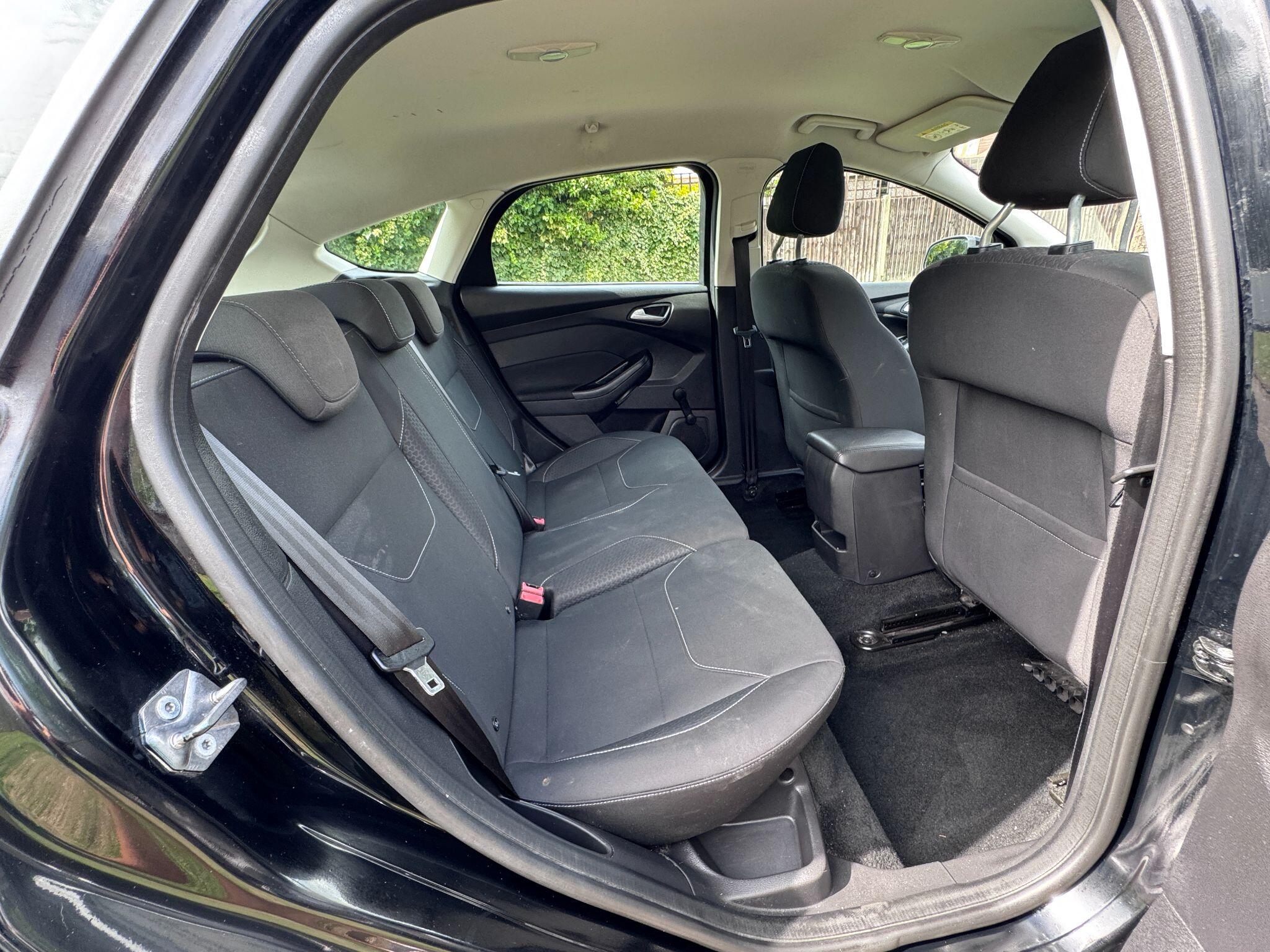 2016 Ford Focus image 20
