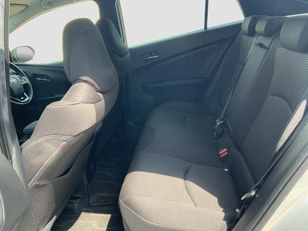 Toyota Prius view 16