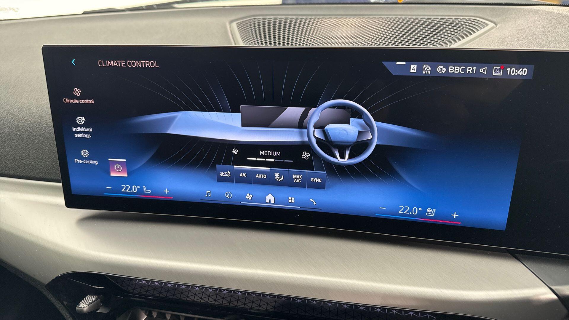 BMW 2 Series view 24