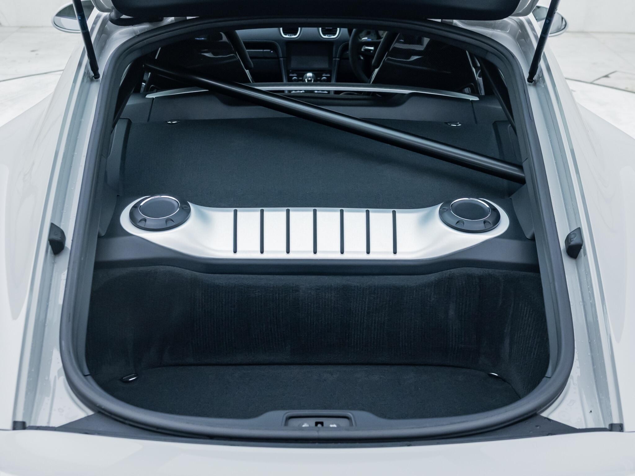 Porsche Cayman view 38