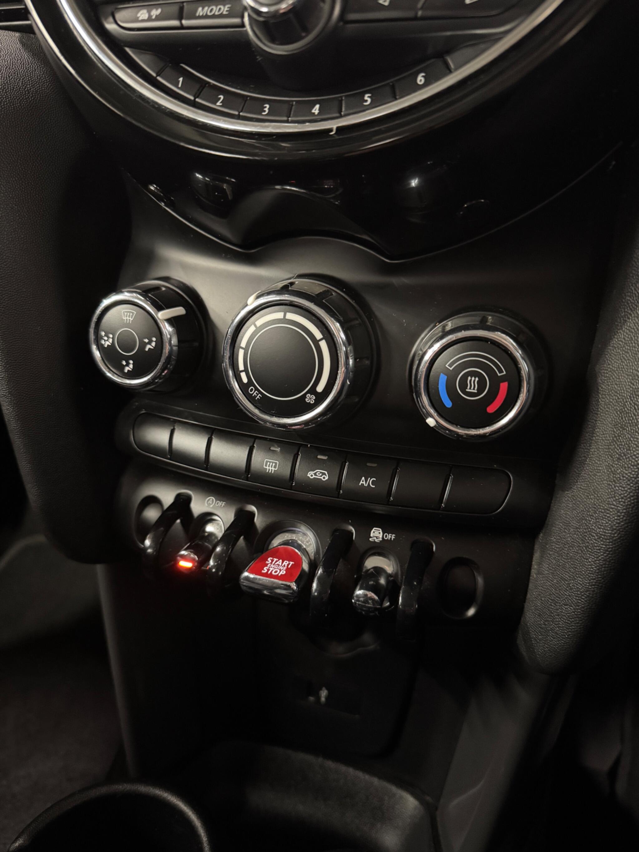 Mini Hatch view 17