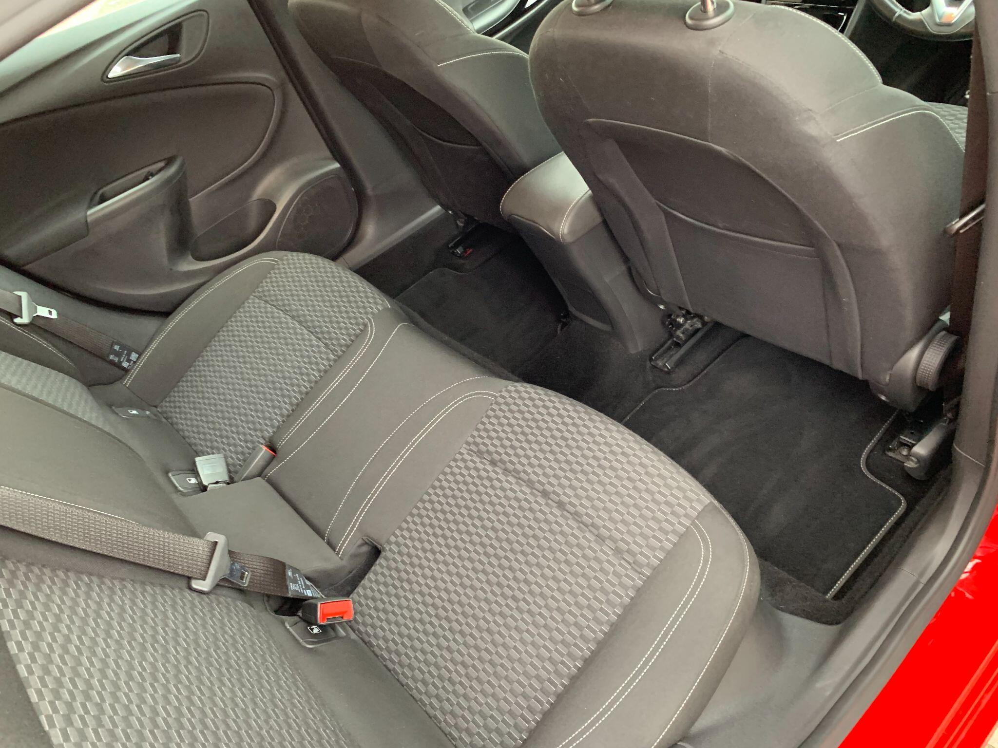 Vauxhall Astra view 18