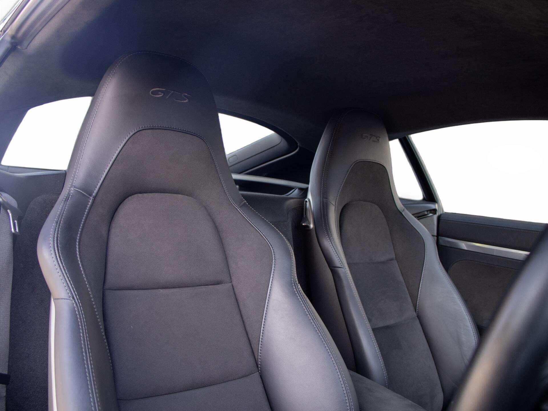 Porsche Cayman view 21